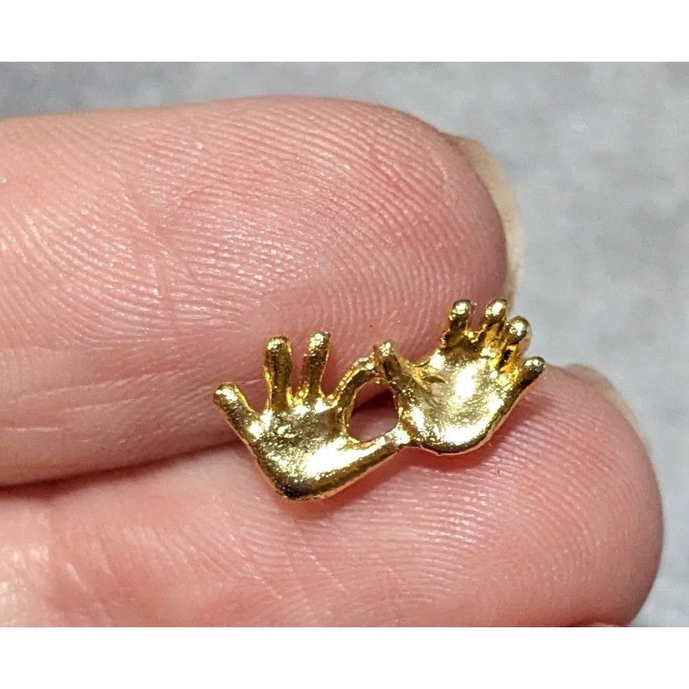 Other Super Tiny Gold Tone Baby Hands Lapel Pin Size ONE SIZE - 6 Thumbnail