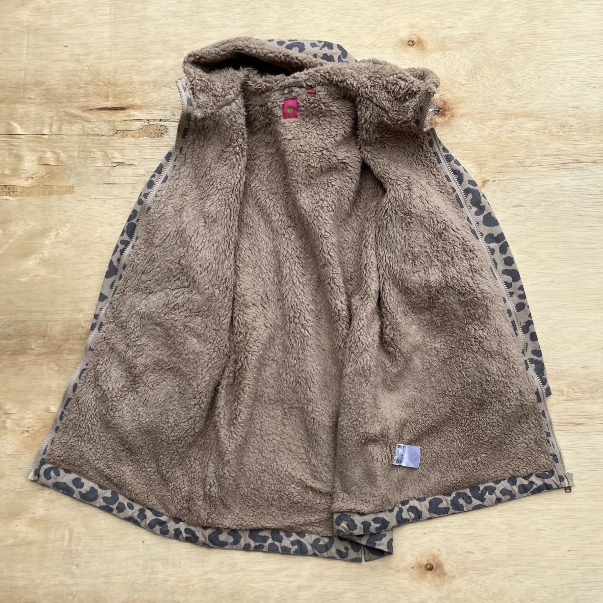 Undercover × Uniqlo UNIQLO X UNDERCOVER KIDS WARM JACKET LEOPARD CAMO FISH TAIL Size US XXS / EU 40 - 7 Thumbnail