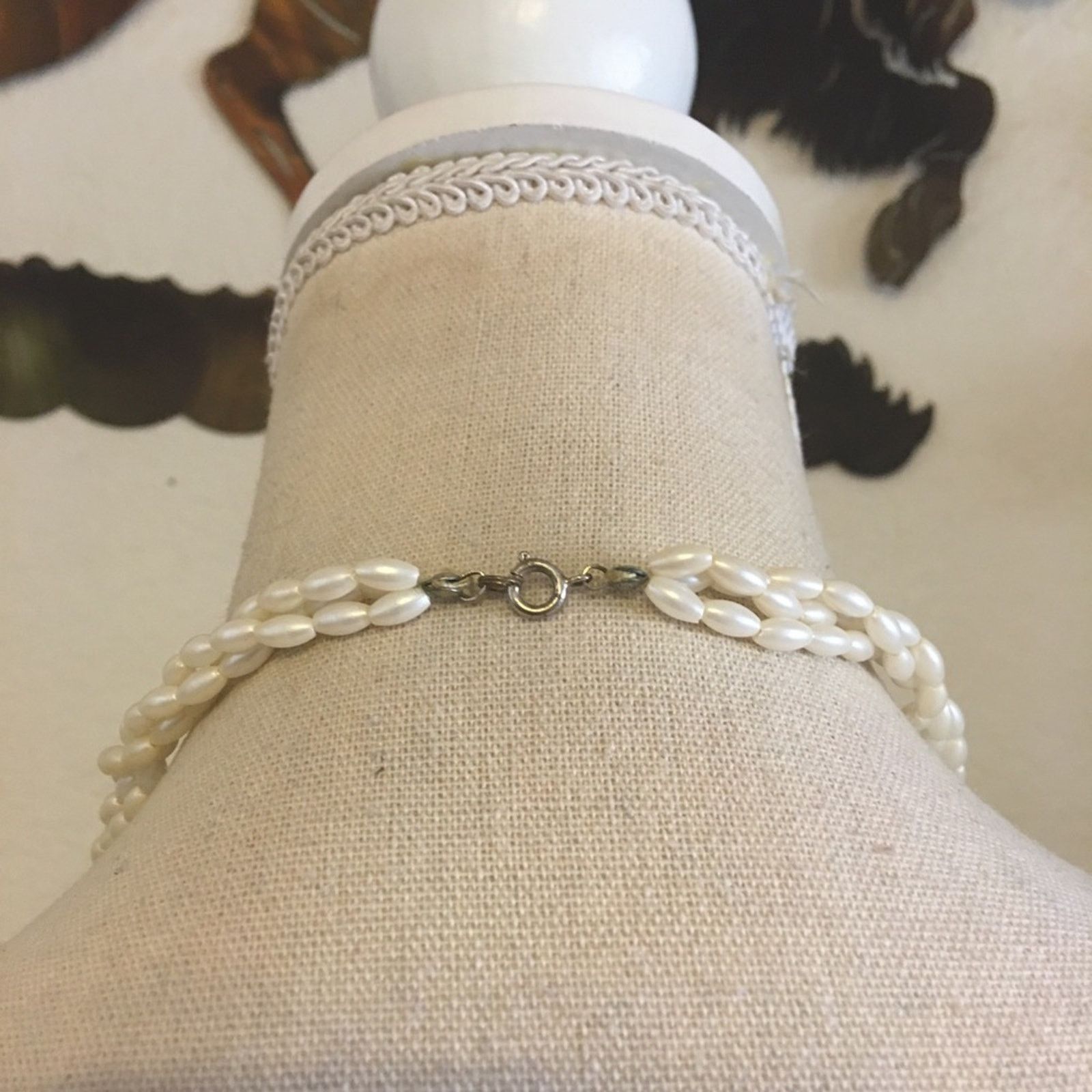 Vintage Vintage 80s twisted triple strand pearl necklace Size ONE SIZE - 5 Thumbnail
