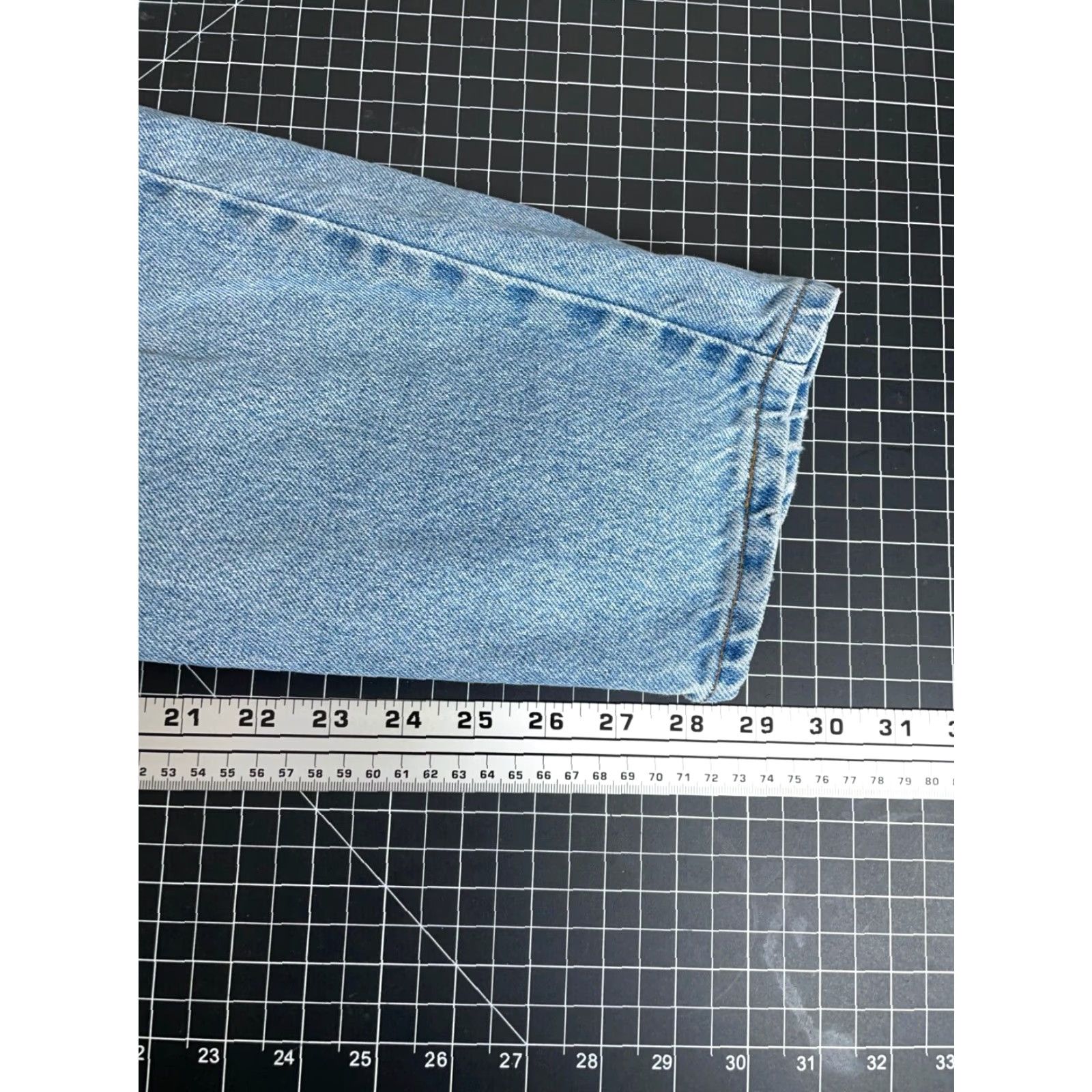 Levi's VINTAGE Levi's 551 Relaxed Tapered Jeans Women's 14 Med 31 x 28.5 Blue 90s Hipster Size 36" / US 14 / IT 50 - 7 Thumbnail