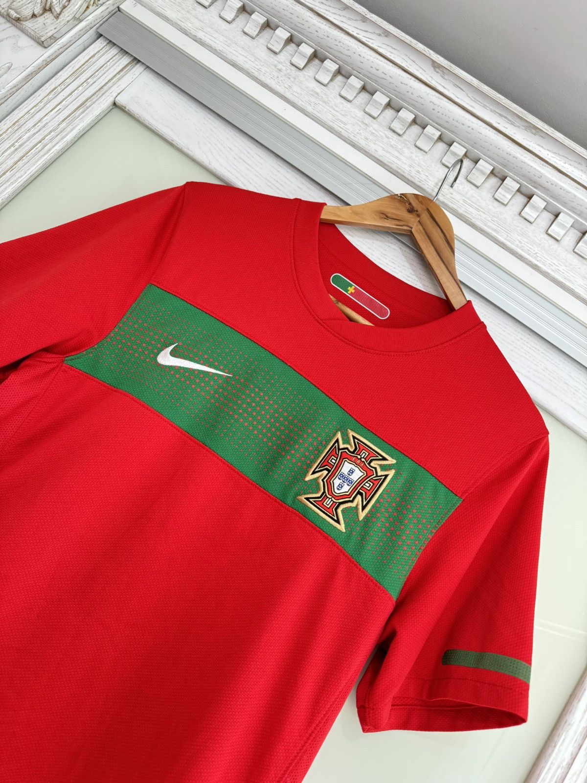Nike Vintage Portugal 2010-2011 Home Soccer Jersey Football Kit Size US S / EU 44-46 / 1 - 7 Thumbnail