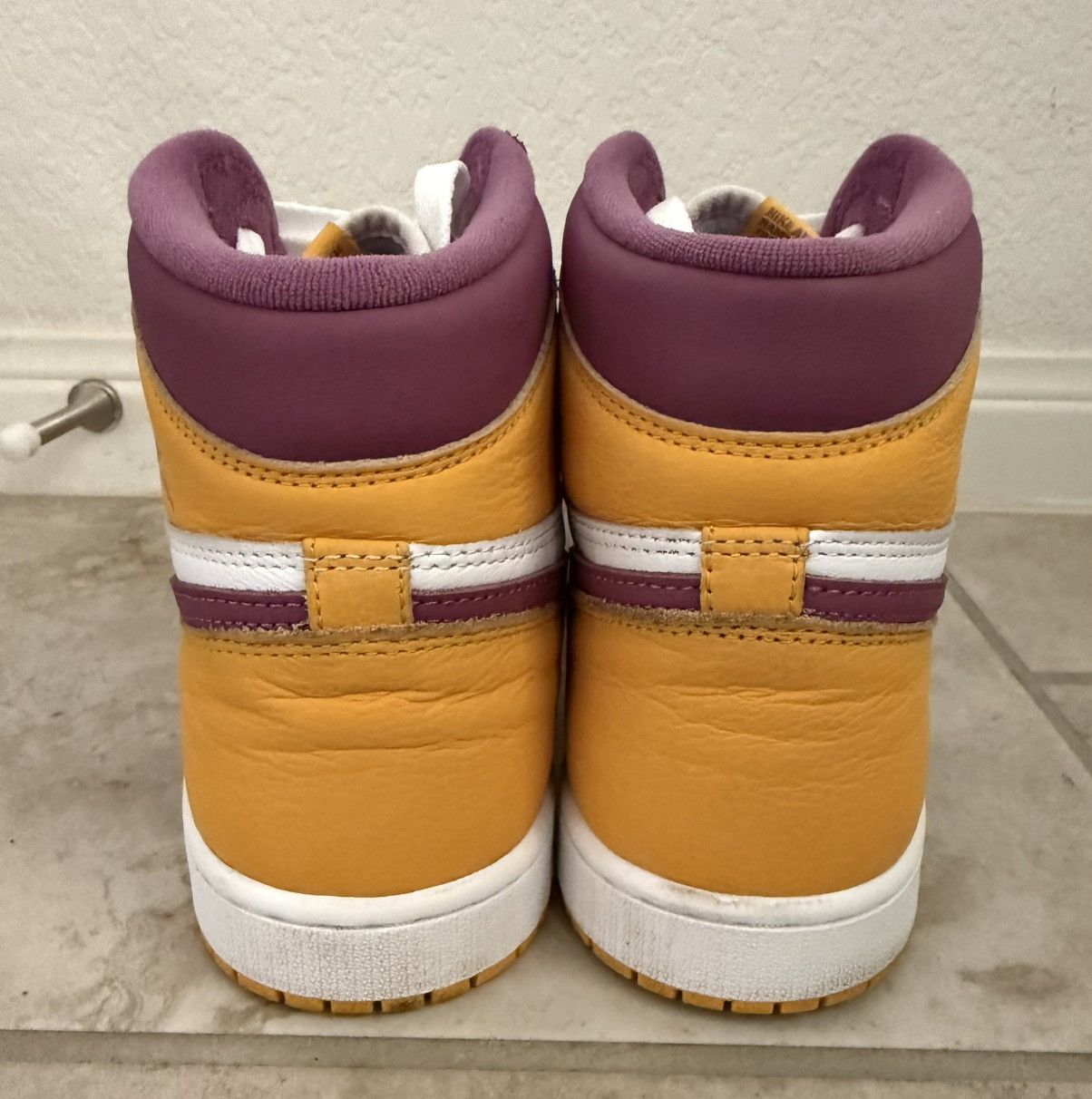 Jordan Brand Air Jordan 1 High OG ‘Brotherhood’ – Size 11 Size US 11 / EU 44 - 2 Thumbnail
