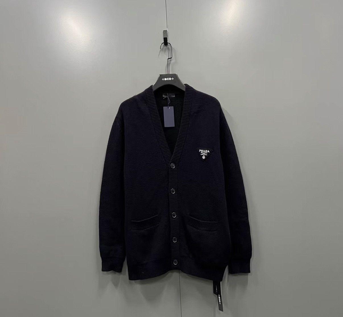 Prada Prada Logo Print Knit Cardigan J41 Size US S / EU 44-46 / 1 - 1 Thumbnail