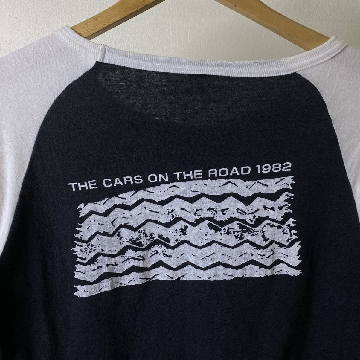 Band Tees Vintage 2006 The Cars Shake It Up 1982 tour Reissue t-shirt Size US M / EU 48-50 / 2 - 8 Thumbnail