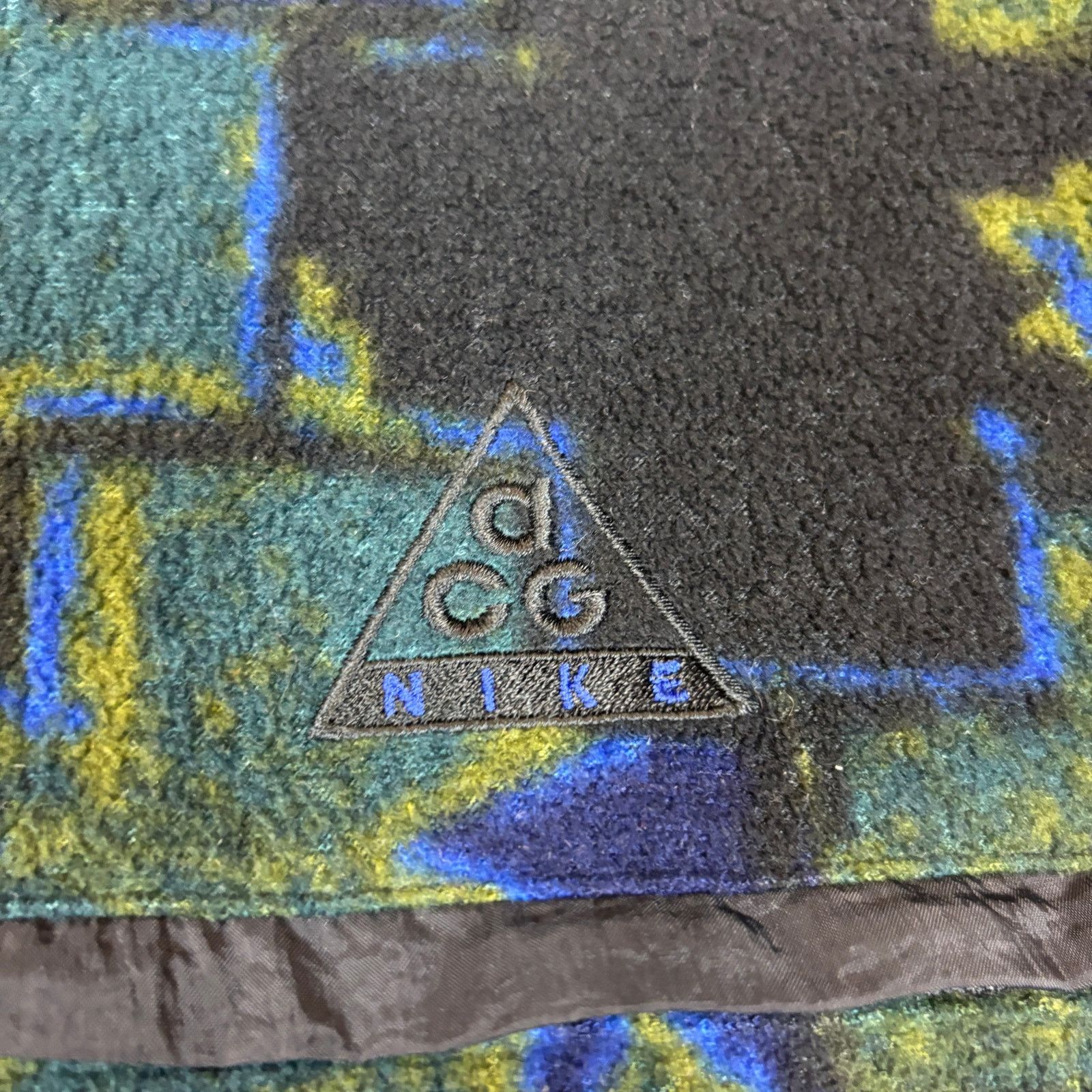 Nike Vintage Nike ACG Geometric AOP Fleece Pullover Men's M Size US M / EU 48-50 / 2 - 3 Thumbnail