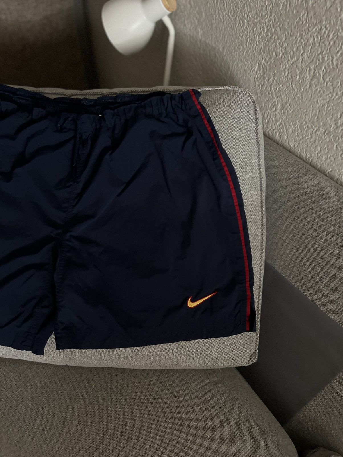 Nike VINTAGE NIKE BARCELONA 1998 FOOTBALL SHORTS Size US 38 / EU 54 - 3 Thumbnail