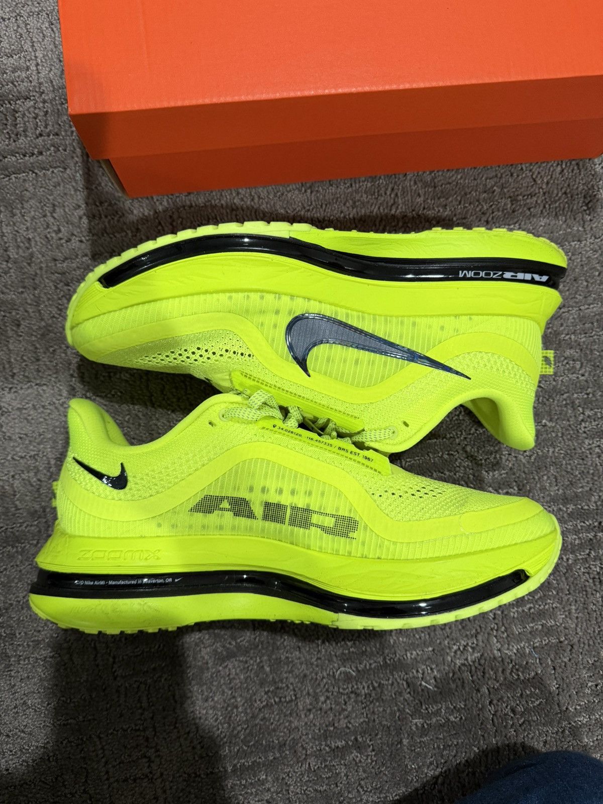 Nike Nike Pegasus Premium - Volt Black - size 9.5 Size US 9.5 / EU 42-43 - 2 Thumbnail