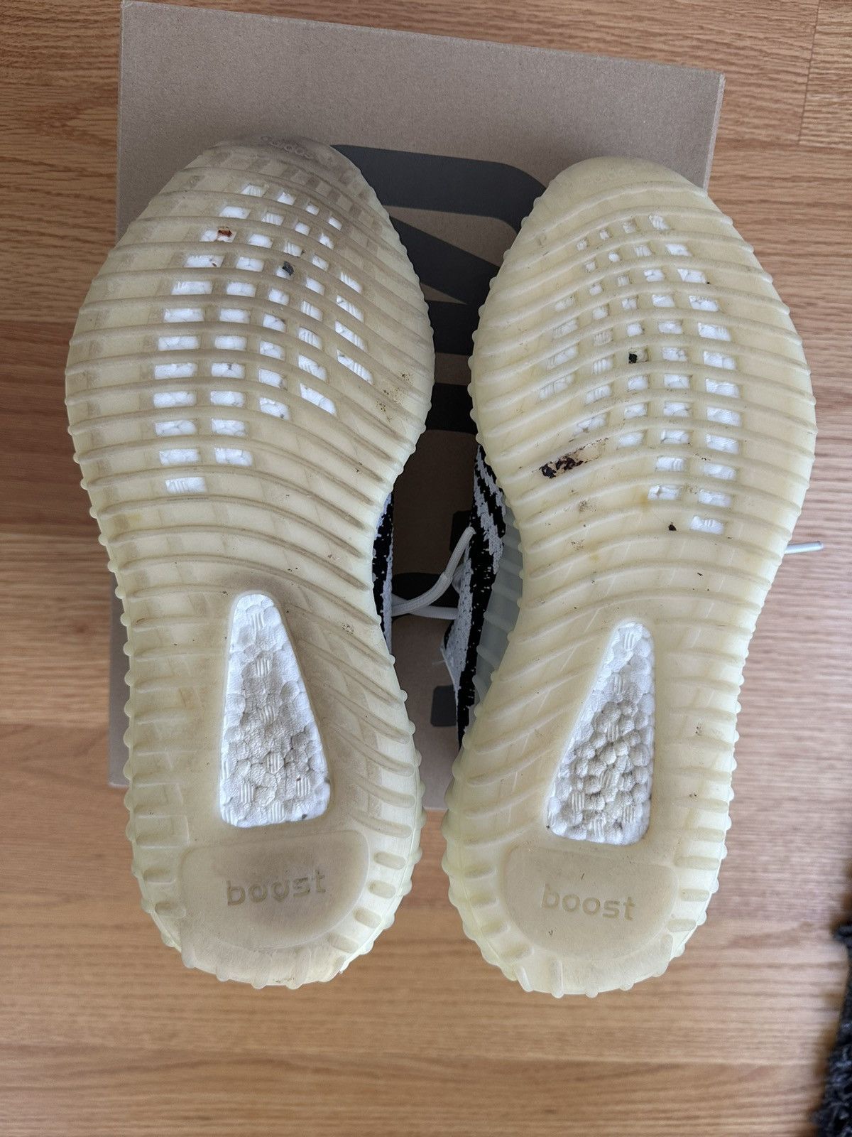 Adidas × Kanye West Adidas Yeezy Boost 350 v2 Zebra Size US 10.5 / EU 43-44 - 6 Thumbnail