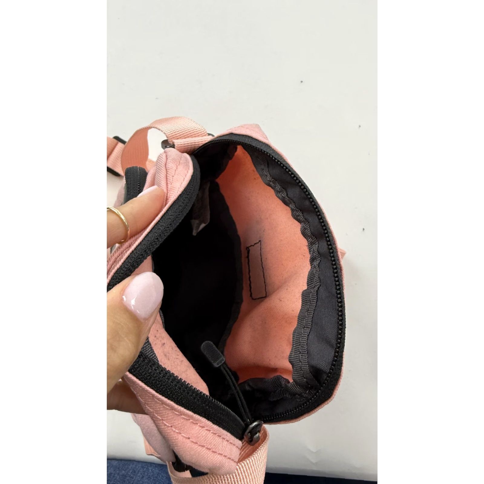 Nike Nike Crossbody Bag Small Pink Women's Zip Logo Swoosh Pockets 8in Size ONE SIZE - 3 Thumbnail
