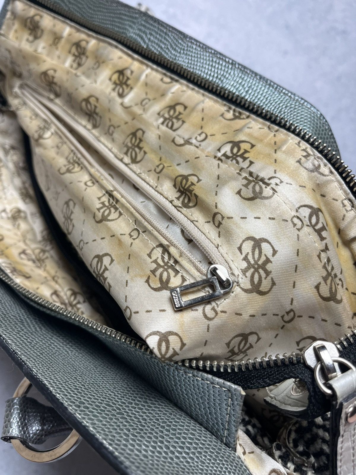 Guess RARE GUESS VINTAGE Y2K STYLE HERRIGBONE PATTERN SILVER BAG Size ONE SIZE - 7 Thumbnail