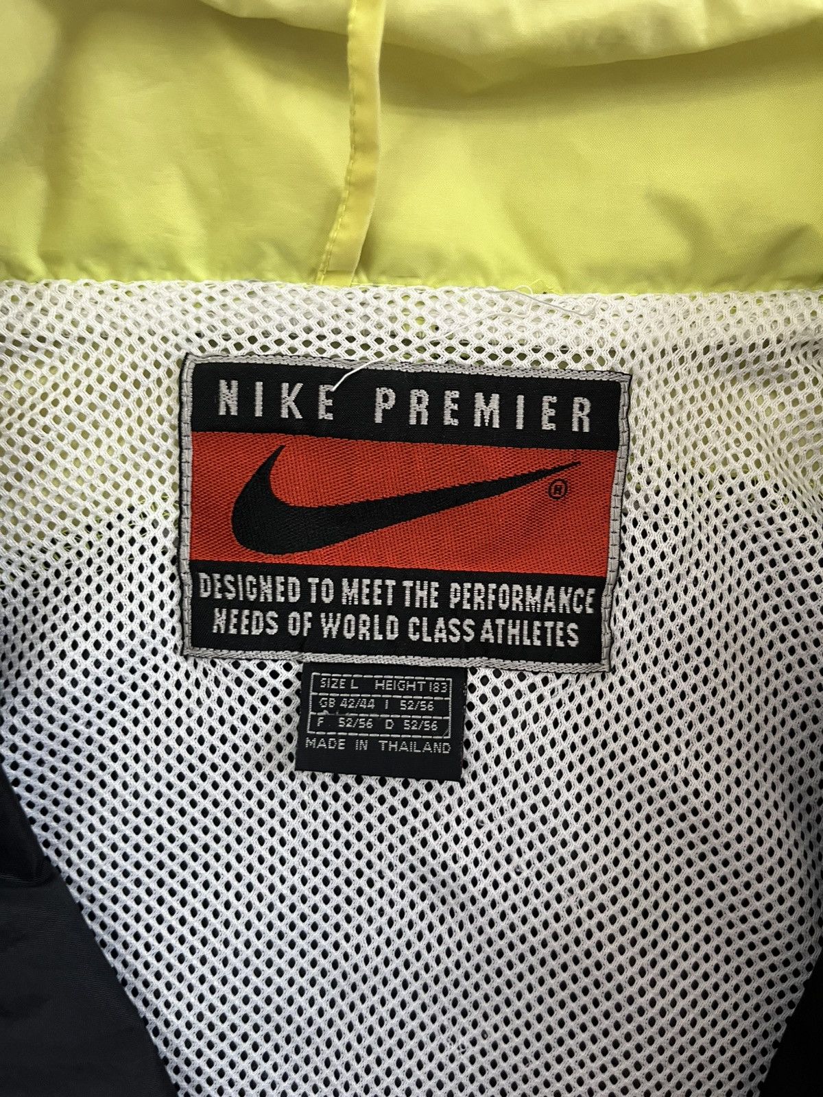 Nike × Vintage windbreaker nike premier 1996/97 borusia dortmund football Size US L / EU 52-54 / 3 - 8 Thumbnail