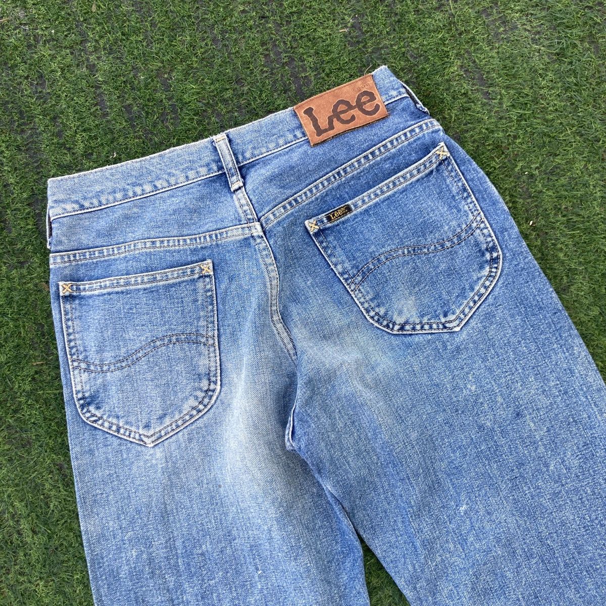 Lee VINTAGE LEE RIDER LEFT HAND DENIM SELVEDGE DISTRESSED JEANS Size US 29 - 12 Thumbnail