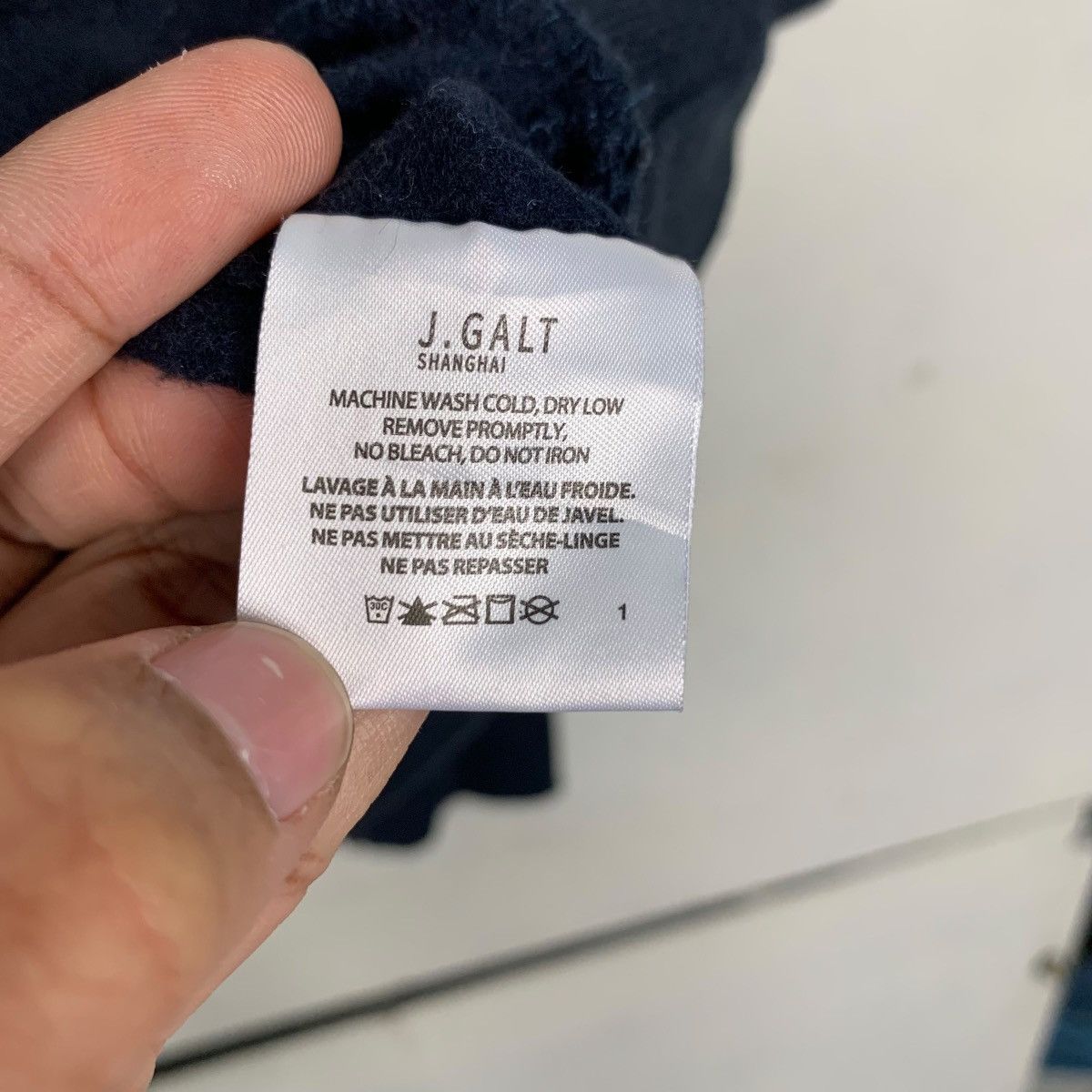 Vintage JOHN GALT CALIFORNIA Flags Logo Sweatshirt #2841-C128 Size US M / EU 48-50 / 2 - 12 Thumbnail