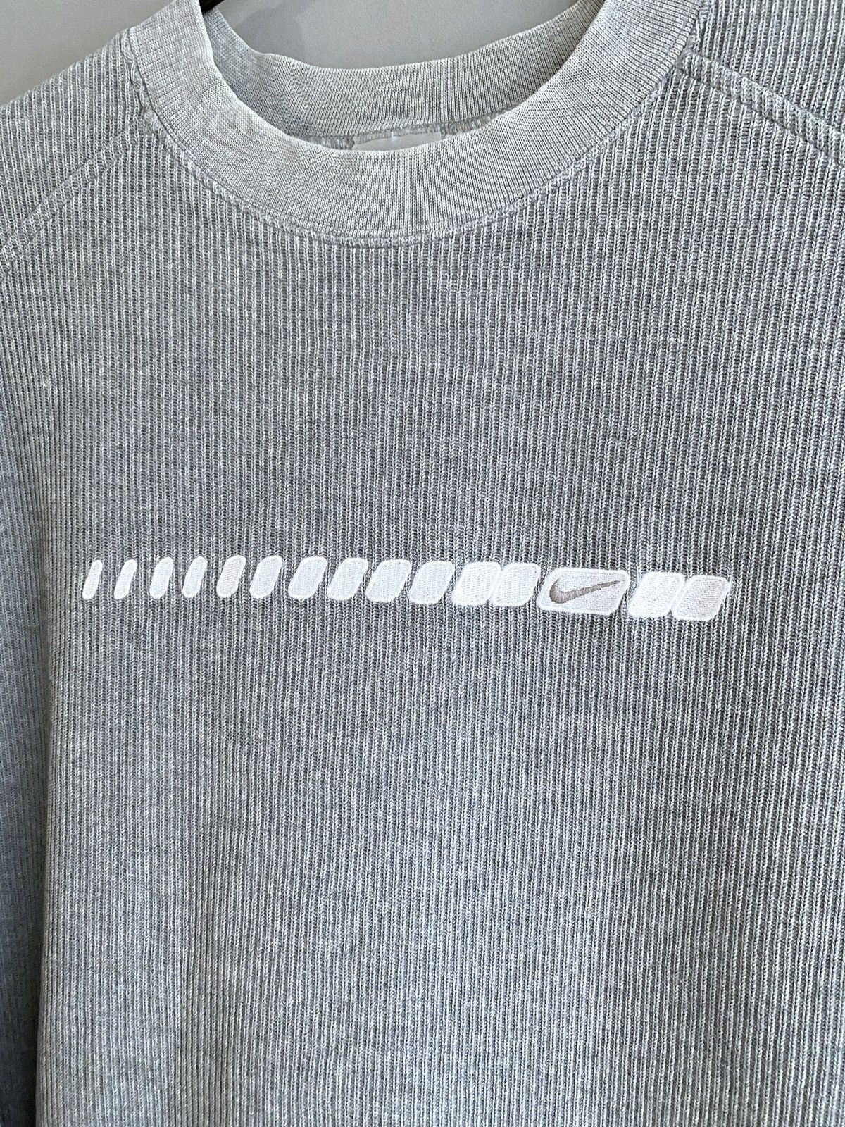 Nike × Vintage Nike Y2K Vintage Men's Grey Sweatshirts, Size L Size US L / EU 52-54 / 3 - 5 Thumbnail