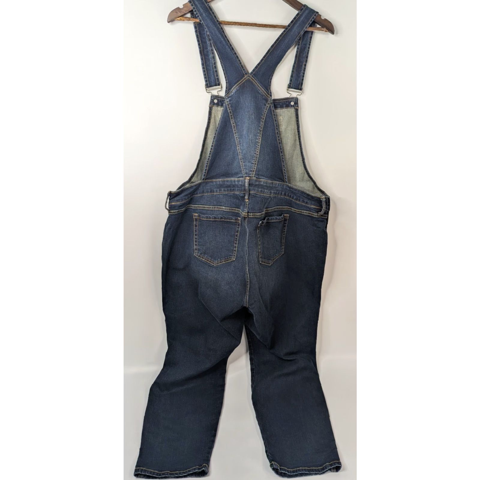 Torrid VINTAGE Torrid Crop Jean Bib Overalls Denim Women's Sz 20 NWT Dark Wash Stretch Denim Buckle Button Pattern: Solid Leather/Belt Loops? Size 42" / US 20 - 4 Thumbnail