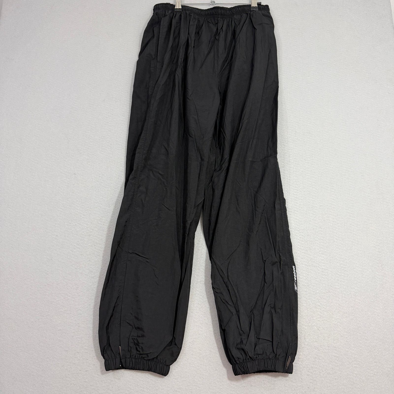 Reebok Vintage Reebok Windbreaker Track Pants Mens Medium Black Size US 32 / EU 48 - 1 Thumbnail