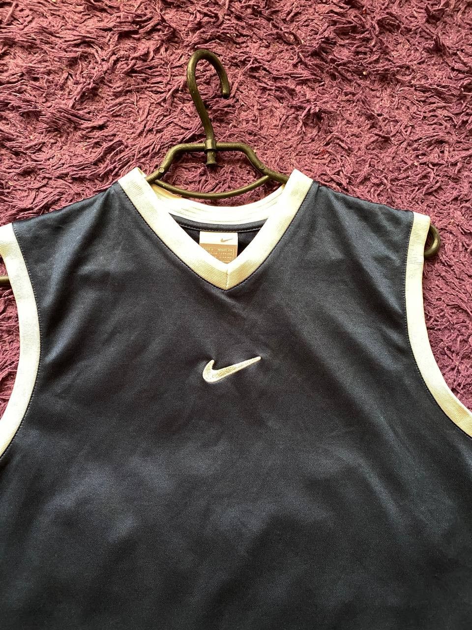 Nike × Vintage 90s Nike Central Swoosh Vintage Y2K Oversized Retro T-Shirt Size US S / EU 44-46 / 1 - 12 Thumbnail