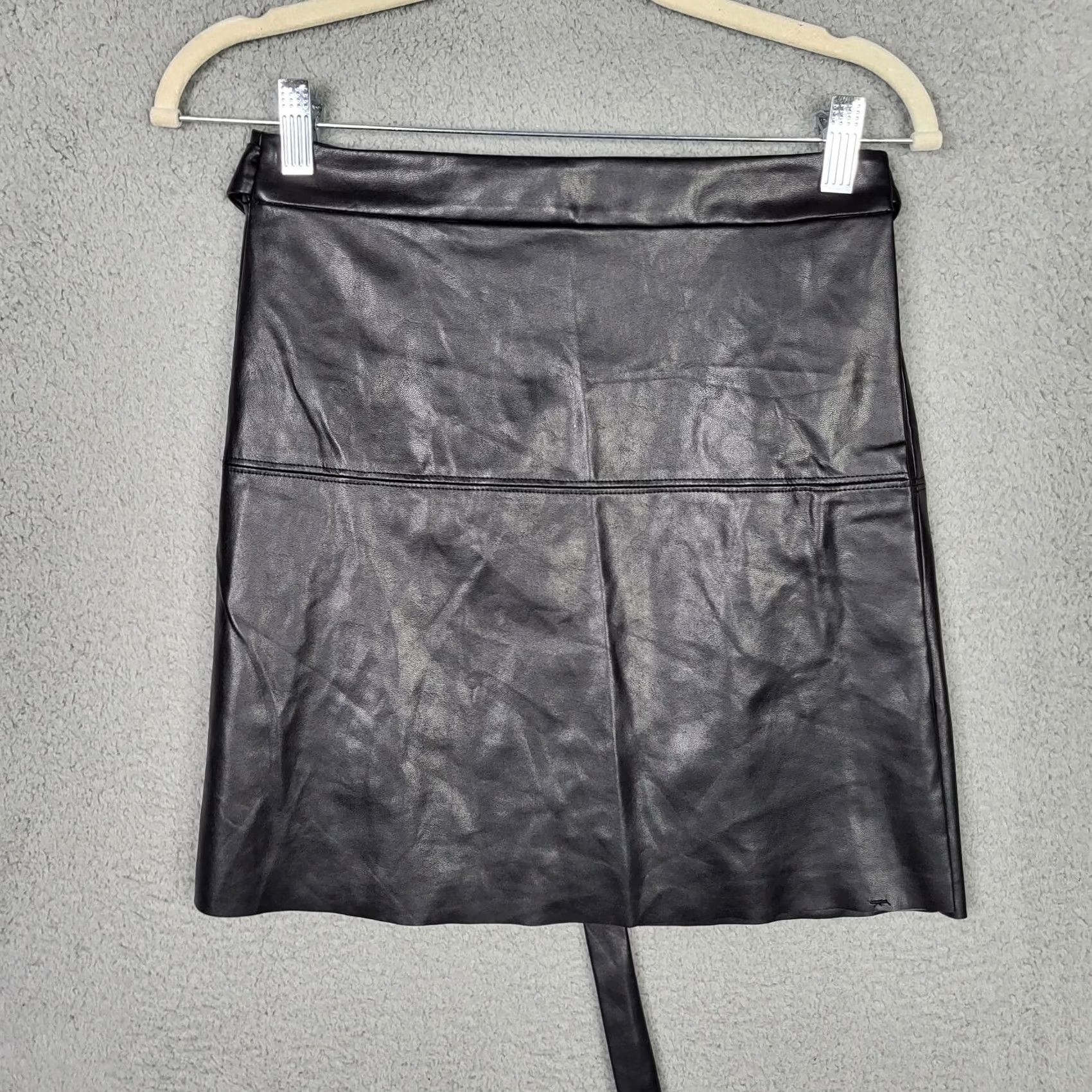 Vintage Wilfred Women’s black mini faux leather wrap skirt M Skirt Short Spring Summer Fall Winter Ladies Regular Size Black Size 32" / US 10 / IT 46 - 2 Thumbnail