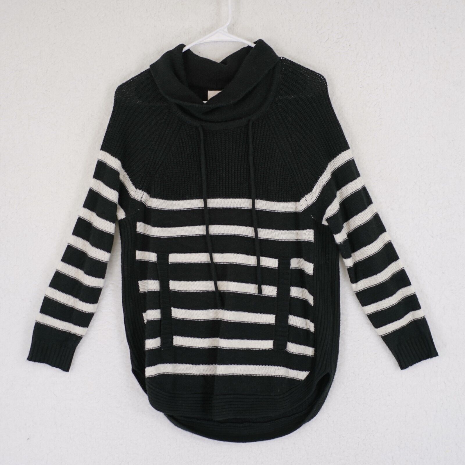 St. Johns Bay St. John's Bay PM Black White Striped Cableknit Shirttail He Size M / US 6-8 / IT 42-44 - 1 Thumbnail