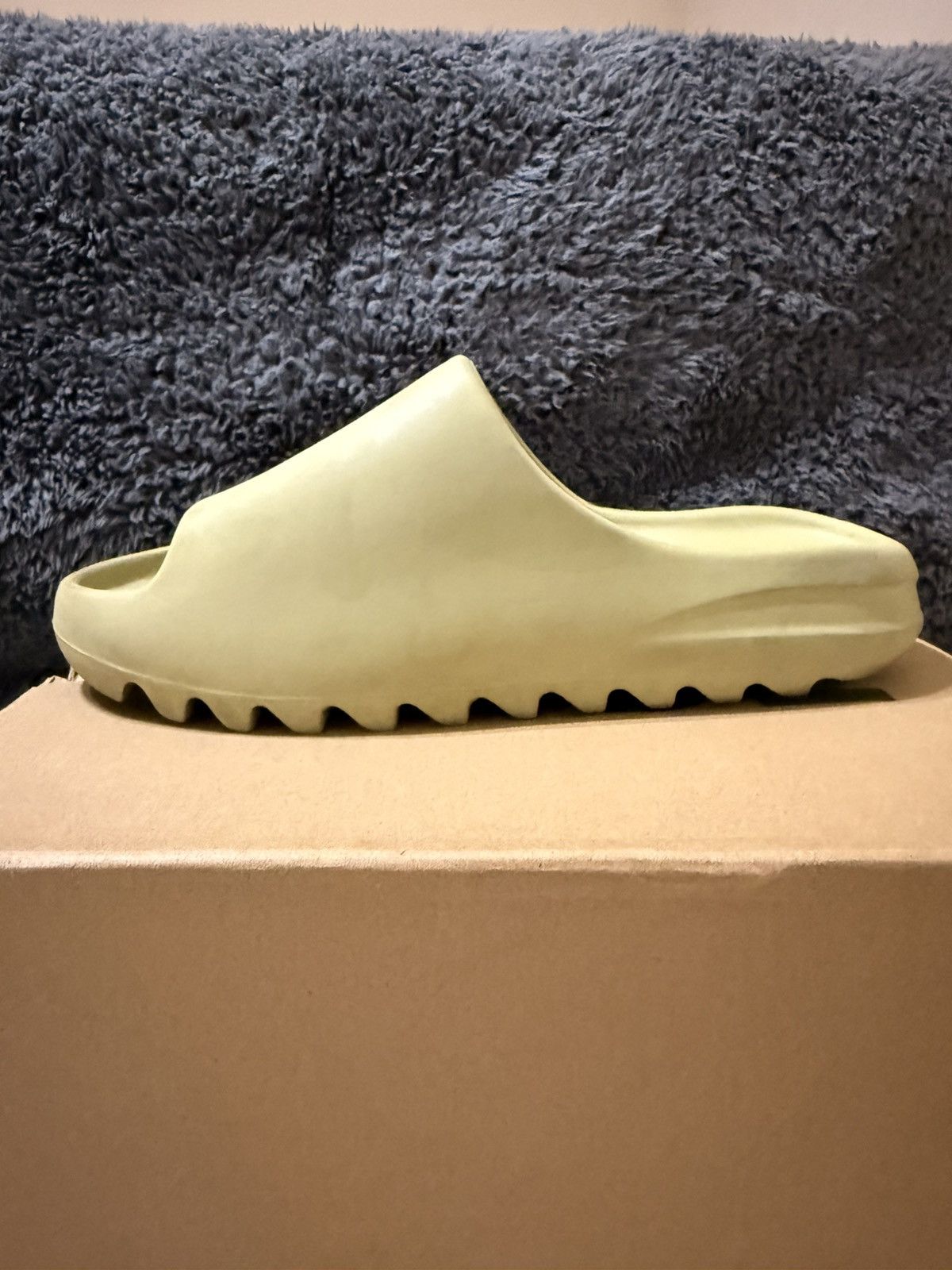 Yeezy Yeezy Slide – Unisex – Authentic – Resin Size US 6 / EU 39 - 16 Thumbnail