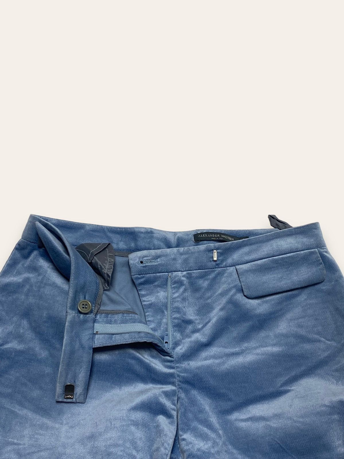 Alexander McQueen Vintage ALEXANDER MCQUEEN Velour Pastel Blue Pants Size 27" / US 4 / IT 40 - 5 Thumbnail