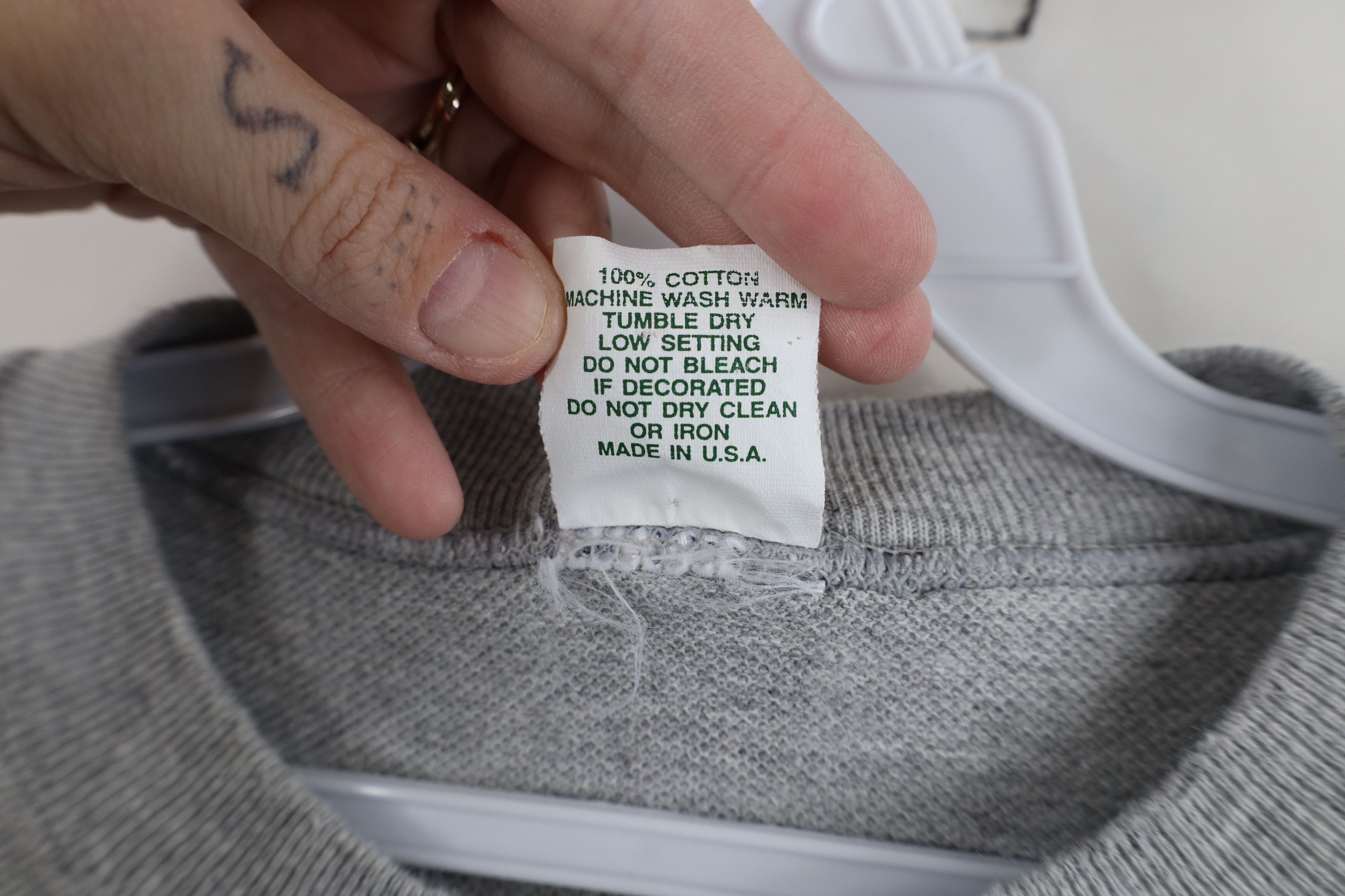 Vintage Vintage 90s Everything It's The Only Thing Knit T-Shirt USA Size US L / EU 52-54 / 3 - 7 Thumbnail