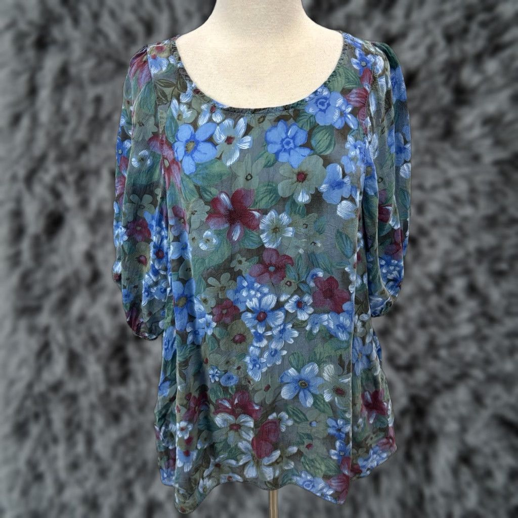 VINTAGE Tianello Women's Tunic Top Shirt Medium Blue Floral Short Sleeve Puff Sleeve Scoop Neck Rayon Made USA Womens