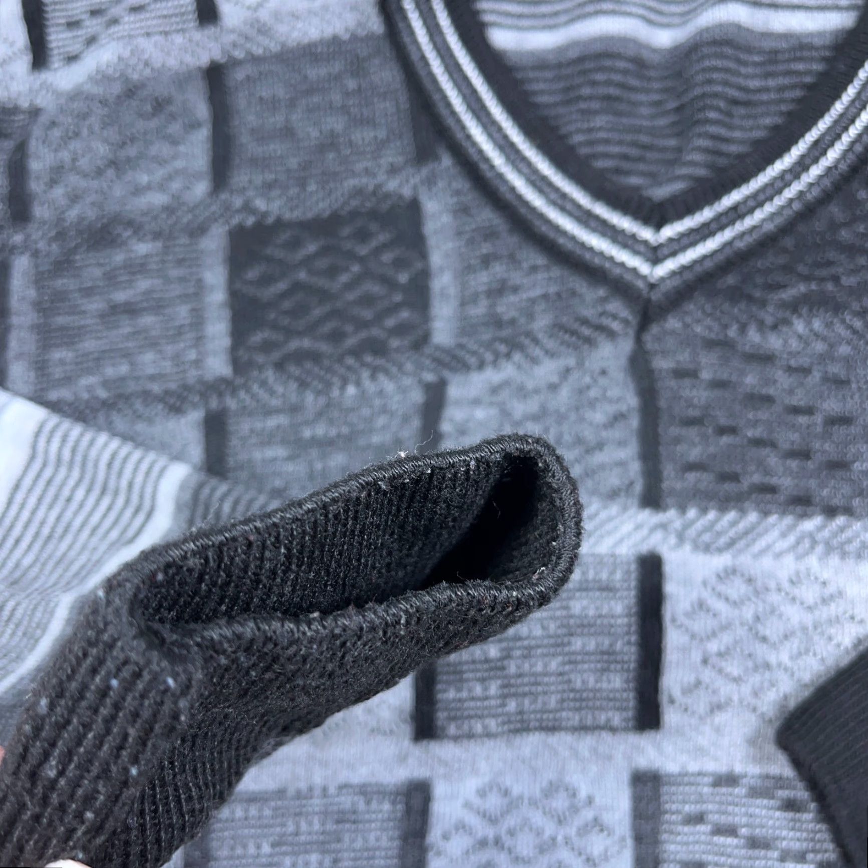 Vintage Vintage Aman Grandpa Sweater Men L Gray Black Geometric Knit Crewneck Pullover Knitwear 80s 90s Retro Streetwear Mens Size US L / EU 52-54 / 3 - 3 Thumbnail