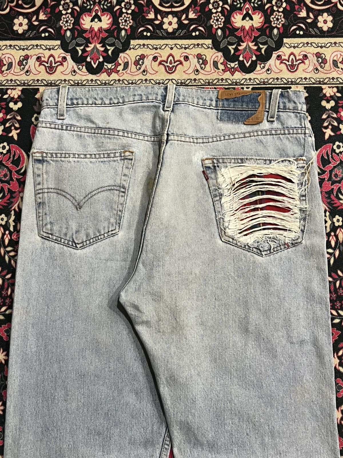 Vintage Vintage 90s Levi’s 505 Batwing Regular Straight Trashed Jean Size US 36 / EU 52 - 7 Thumbnail