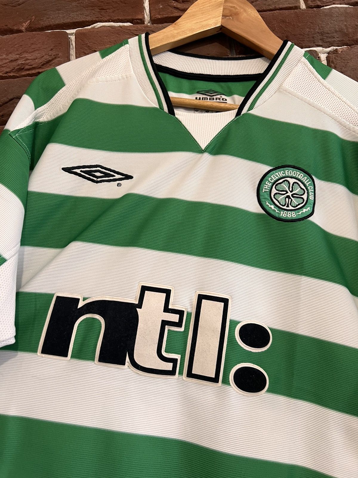 Umbro Rare Vintage 2001 Celtic Umbro Football Club Soccer Jersey Size US L / EU 52-54 / 3 - 3 Thumbnail