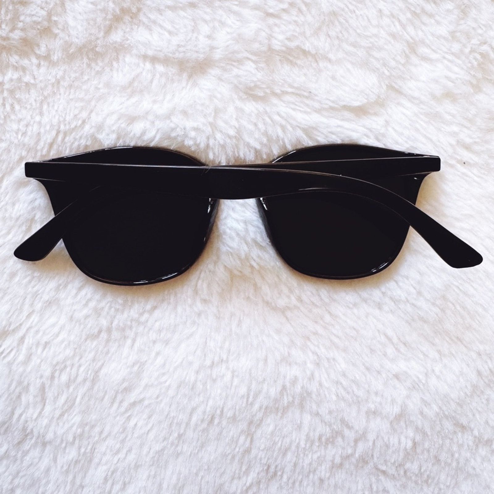 Other Milo Black W/Blue Lenses Oversized Oval Horn Rims Sunglasses Size ONE SIZE - 11 Thumbnail