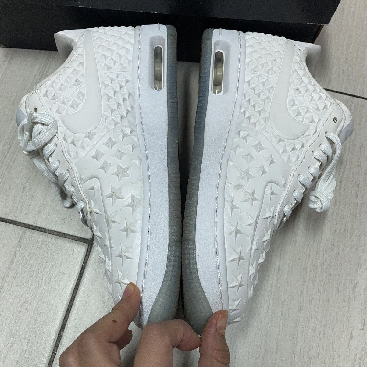 Nike Nike Air Force One Stars Size US 8 / EU 41 - 4 Thumbnail