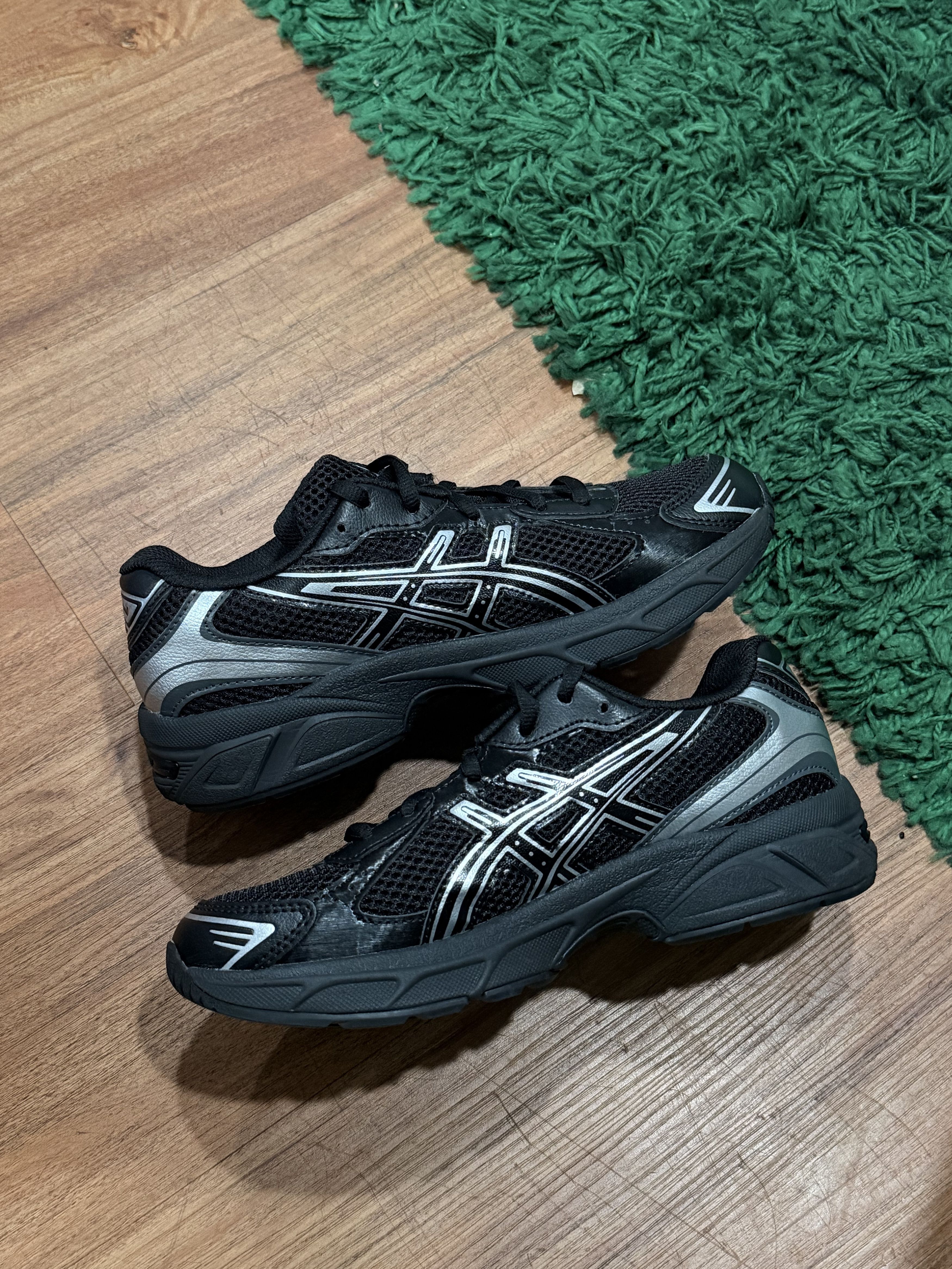 Asics ASICS - Black Silver Running Shoes - Size 5Y / 7W Size US 7 / IT 37 - 3 Thumbnail
