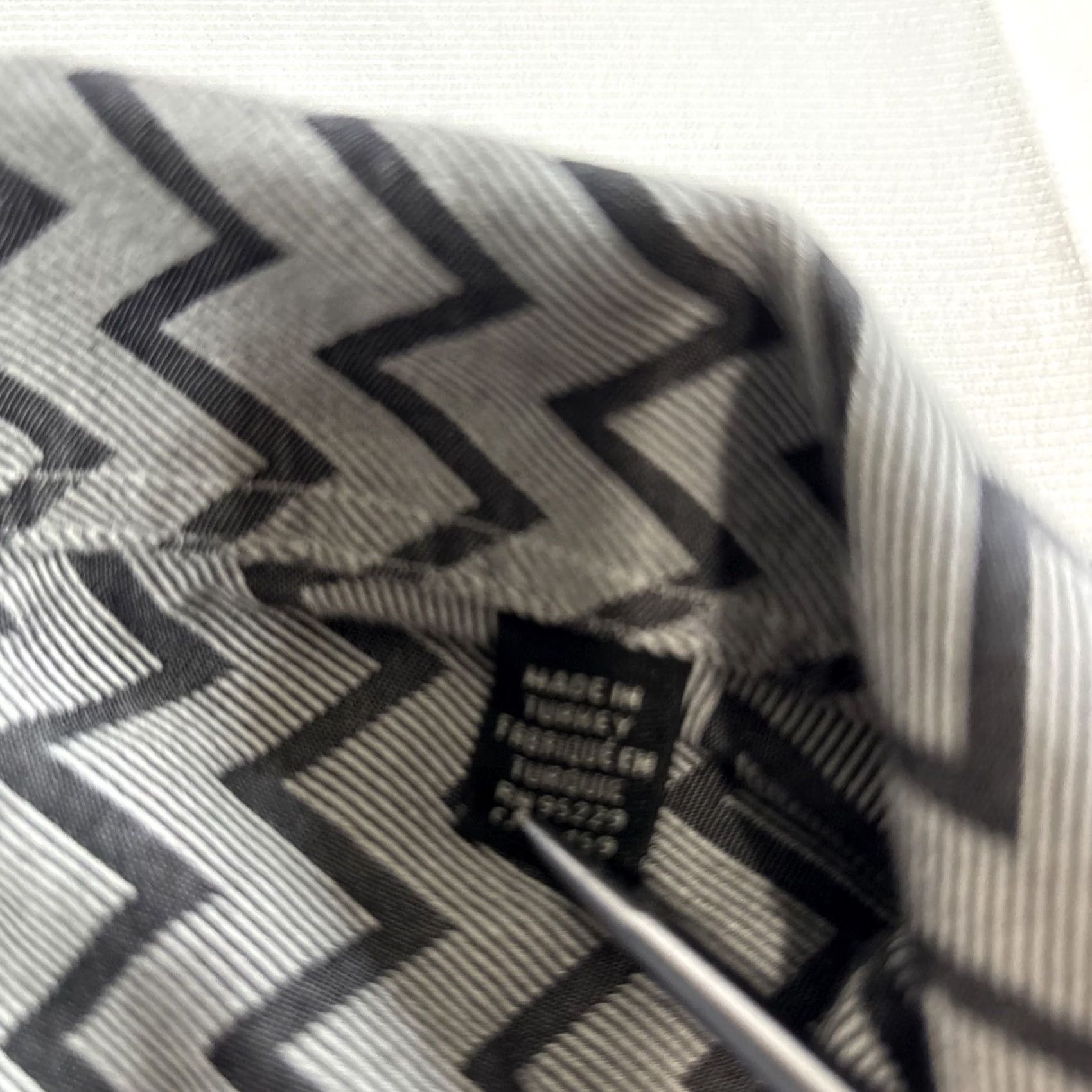 Ted Baker Ted Baker Bordup Shirt Mens 5 Black Gray Zig-Zag Button-Up Short Sleeve Cotton Shirt Mens Size US S / EU 44-46 / 1 - 3 Thumbnail