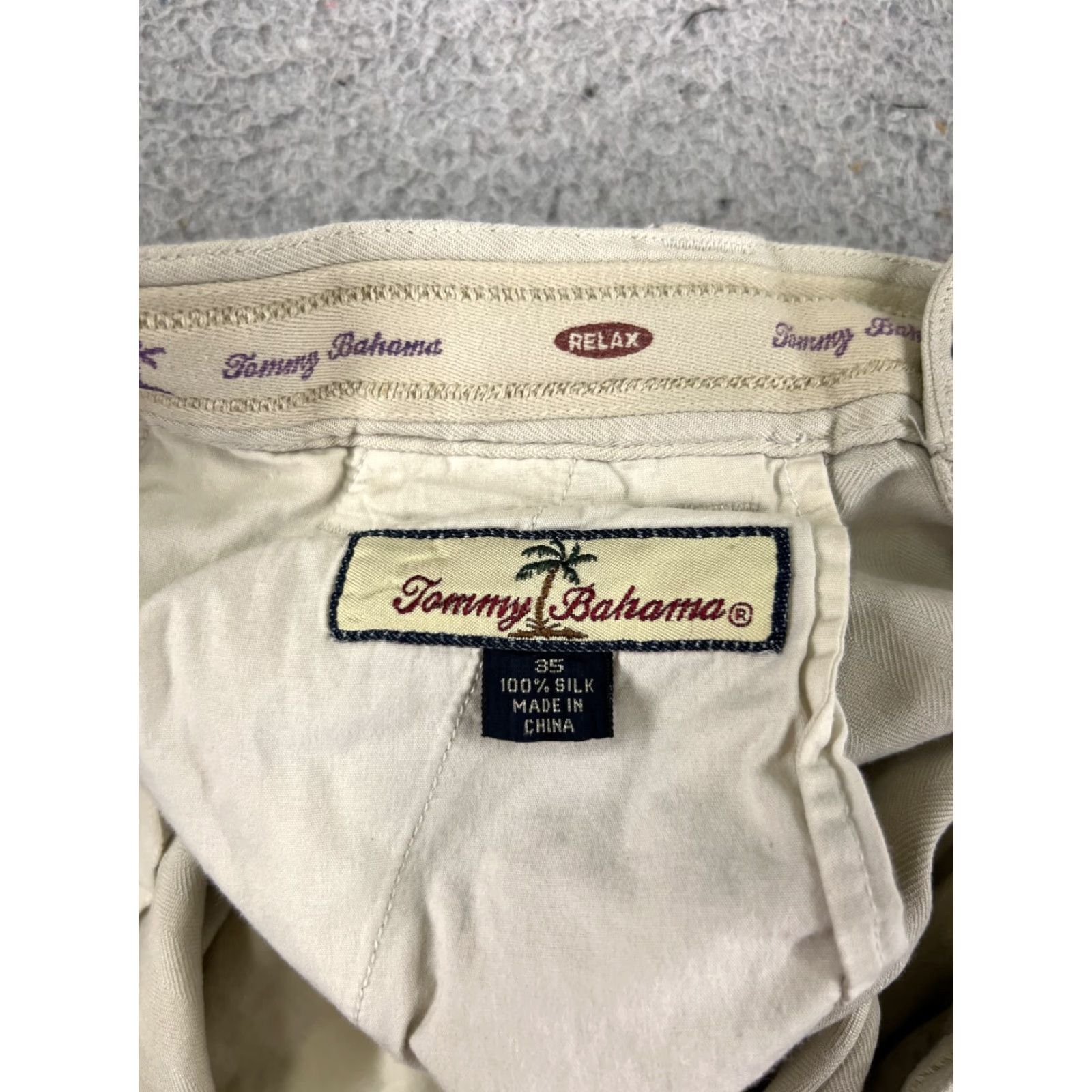 Tommy Bahama Tommy Bahama Shorts Men 35 Beige 100% Silk Pleated Golf Vacation Beach Resort Size US 34 / EU 50 - 7 Thumbnail