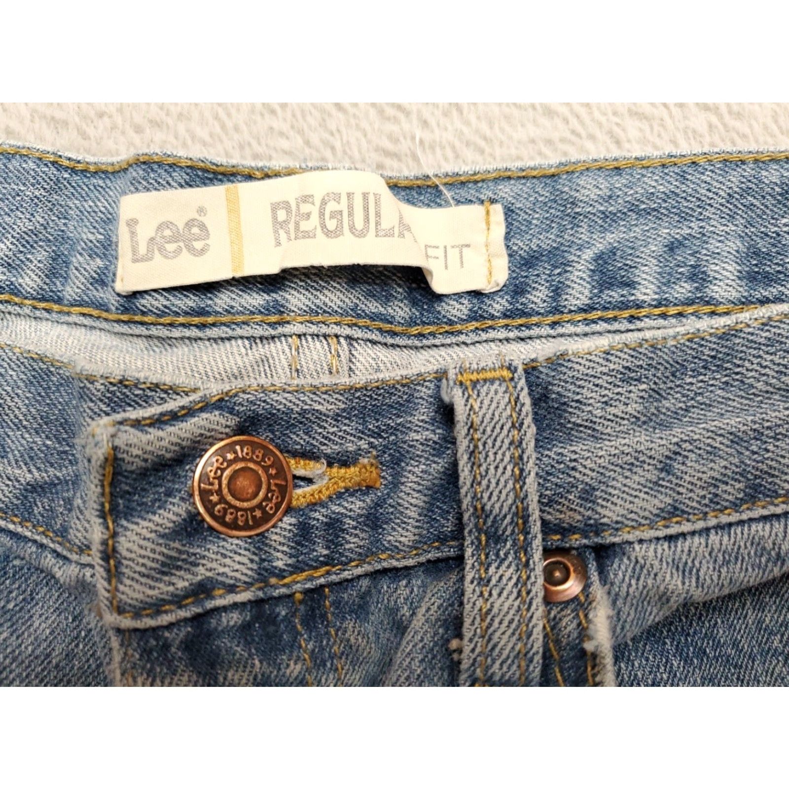 Lee VINTAGE Lee Jeans Mens 36x34 Blue Denim Straight Light Wash Cotton Casual Pants Jeans Size US 36 / EU 52 - 5 Thumbnail
