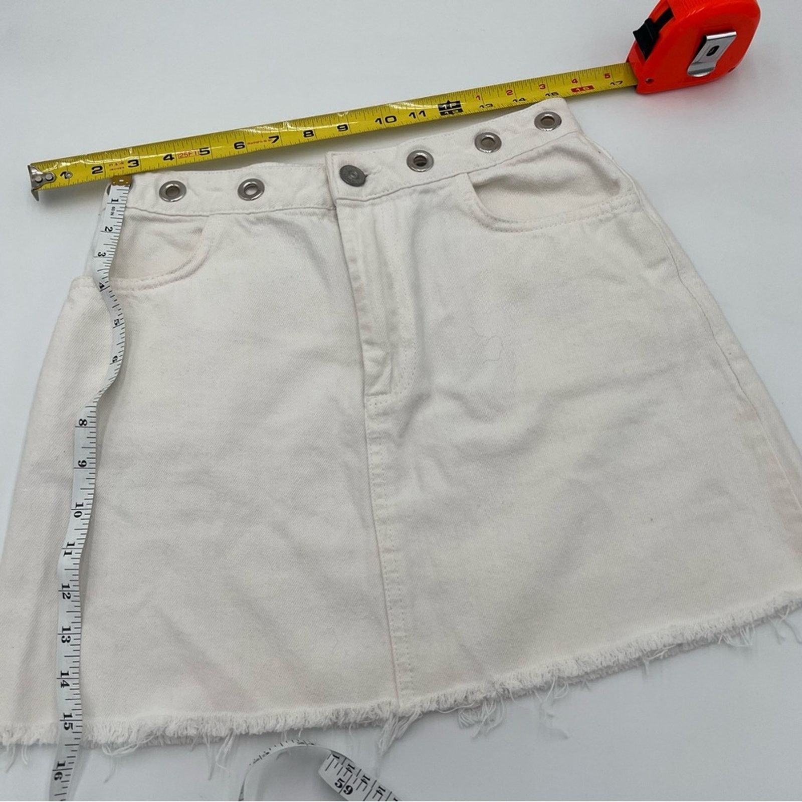 Urban Outfitters Urban Outfitter BDG White Denim Skirt Size S Size 28" / US 6 / IT 42 - 7 Thumbnail