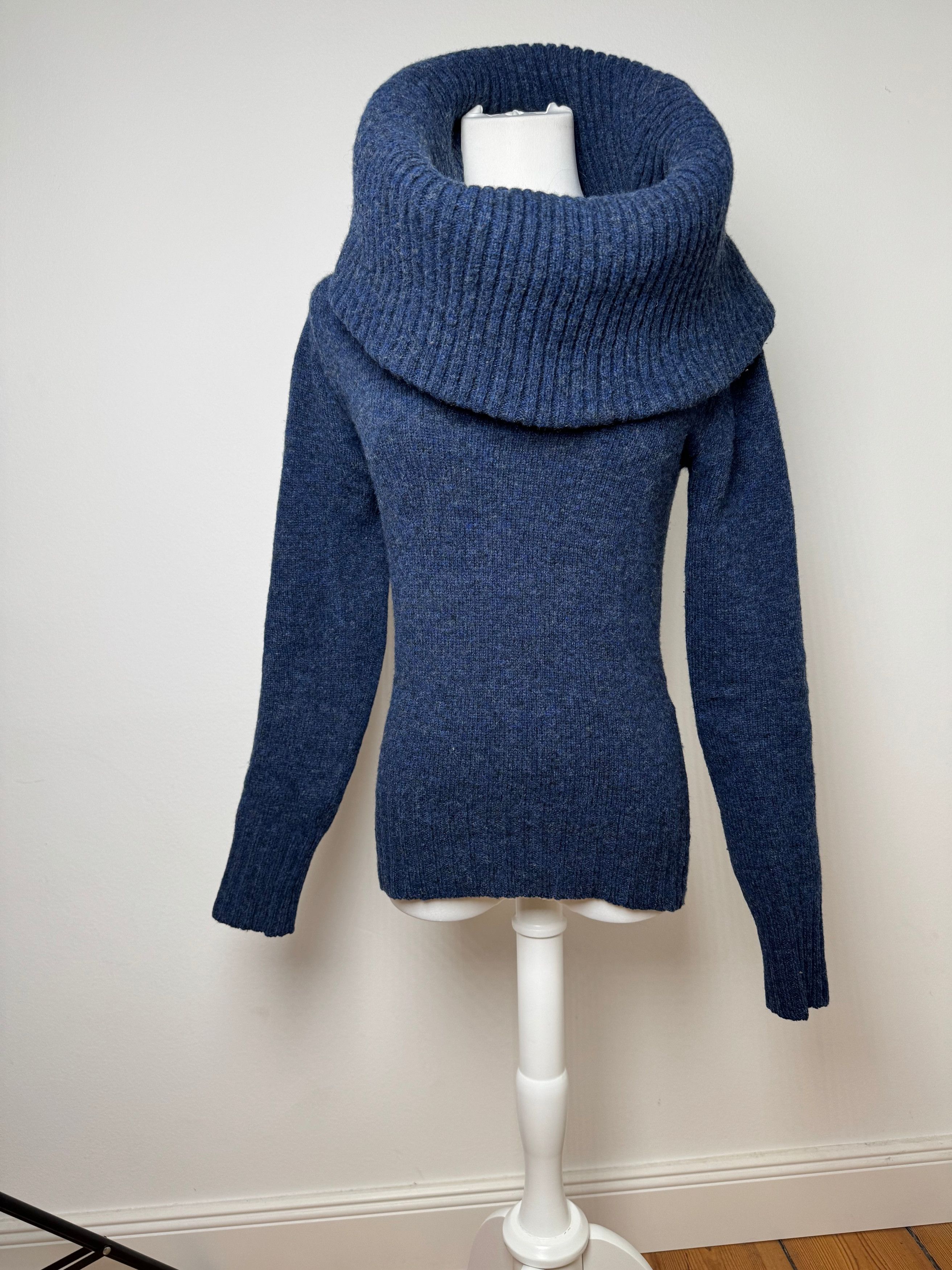Balenciaga Vintage Big Turtle Neck Wool Sweather Blue Size M / US 6-8 / IT 42-44 - 1 Thumbnail