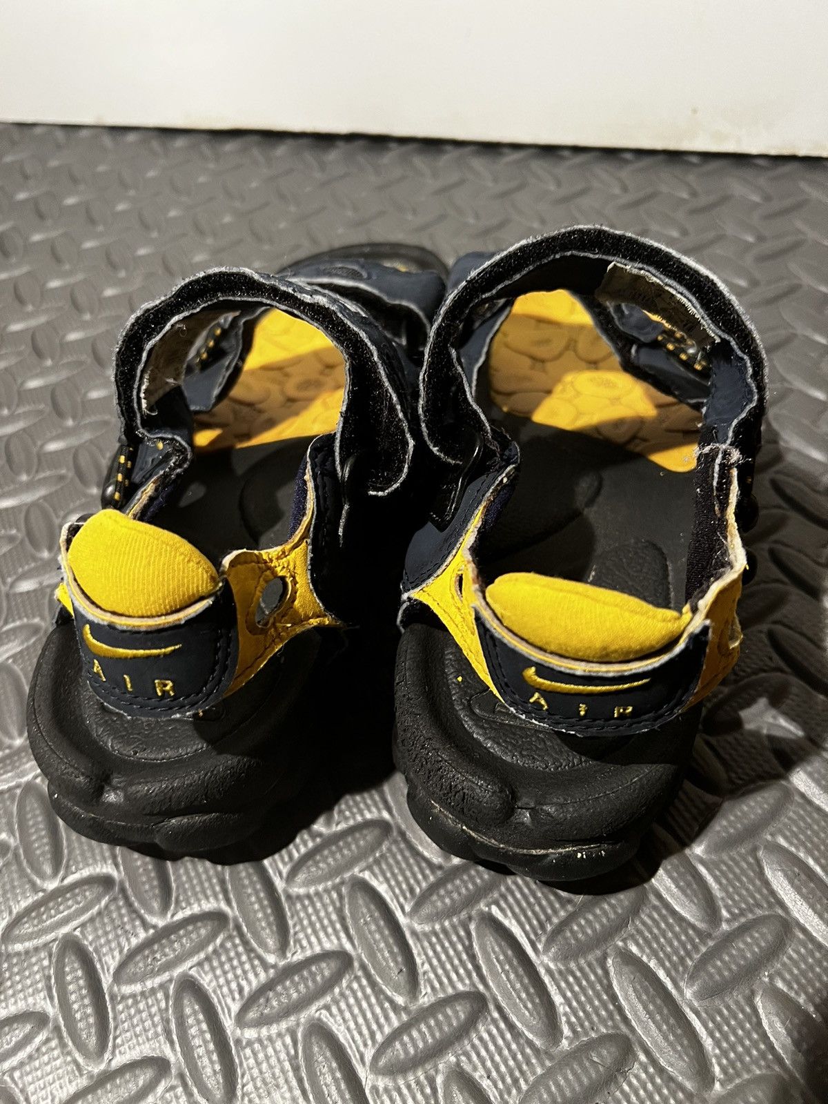 Nike RARE Nike ACG Vintage Hiking Sandals size 8 Mens Blue Yellow Size US 8 / EU 41 - 4 Thumbnail