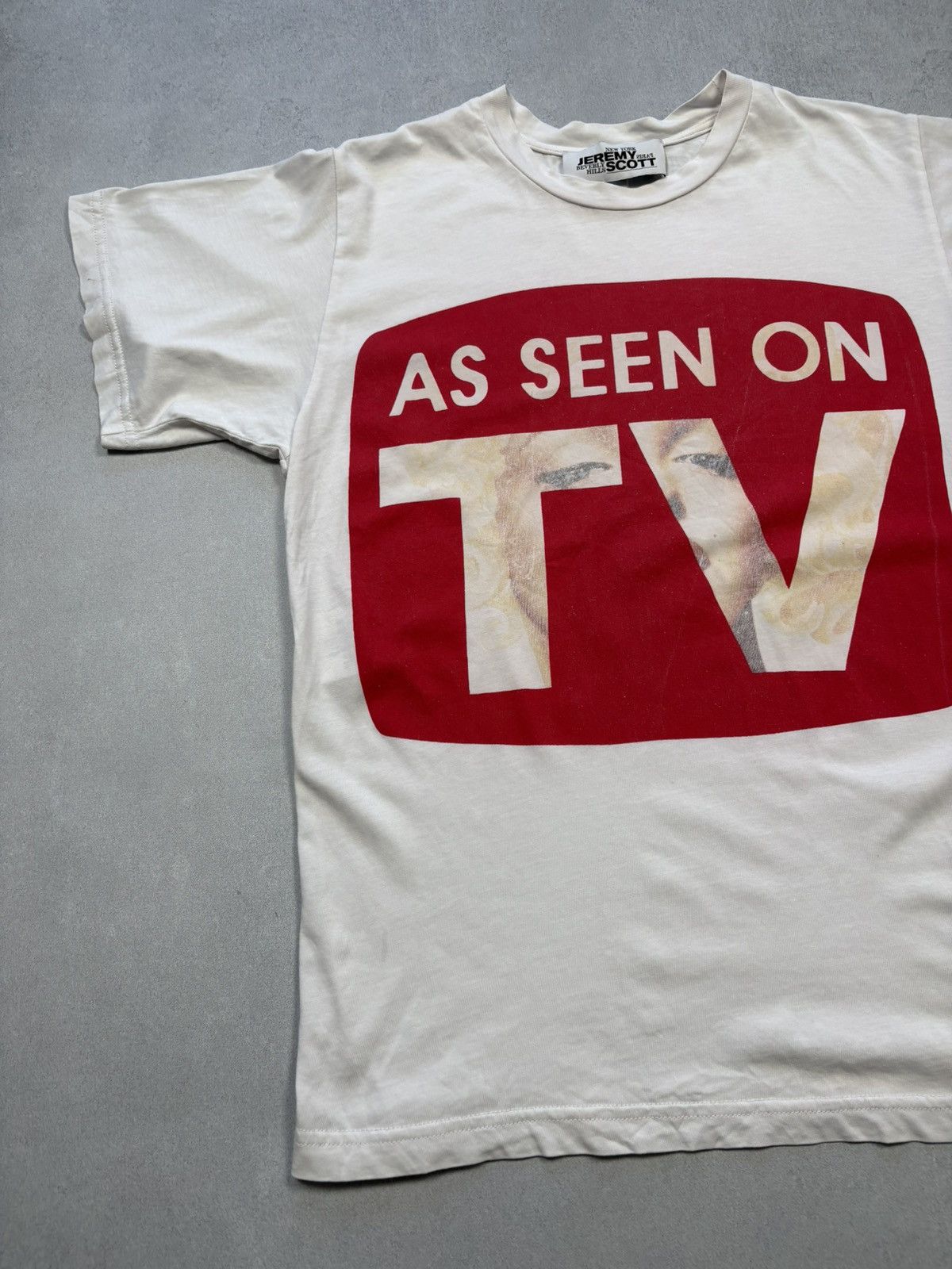 Jeremy Scott 2000s Jeremy Scott As Seen On TV T-Shirt Vintage Y2K 00s Tee Size US S / EU 44-46 / 1 - 3 Thumbnail