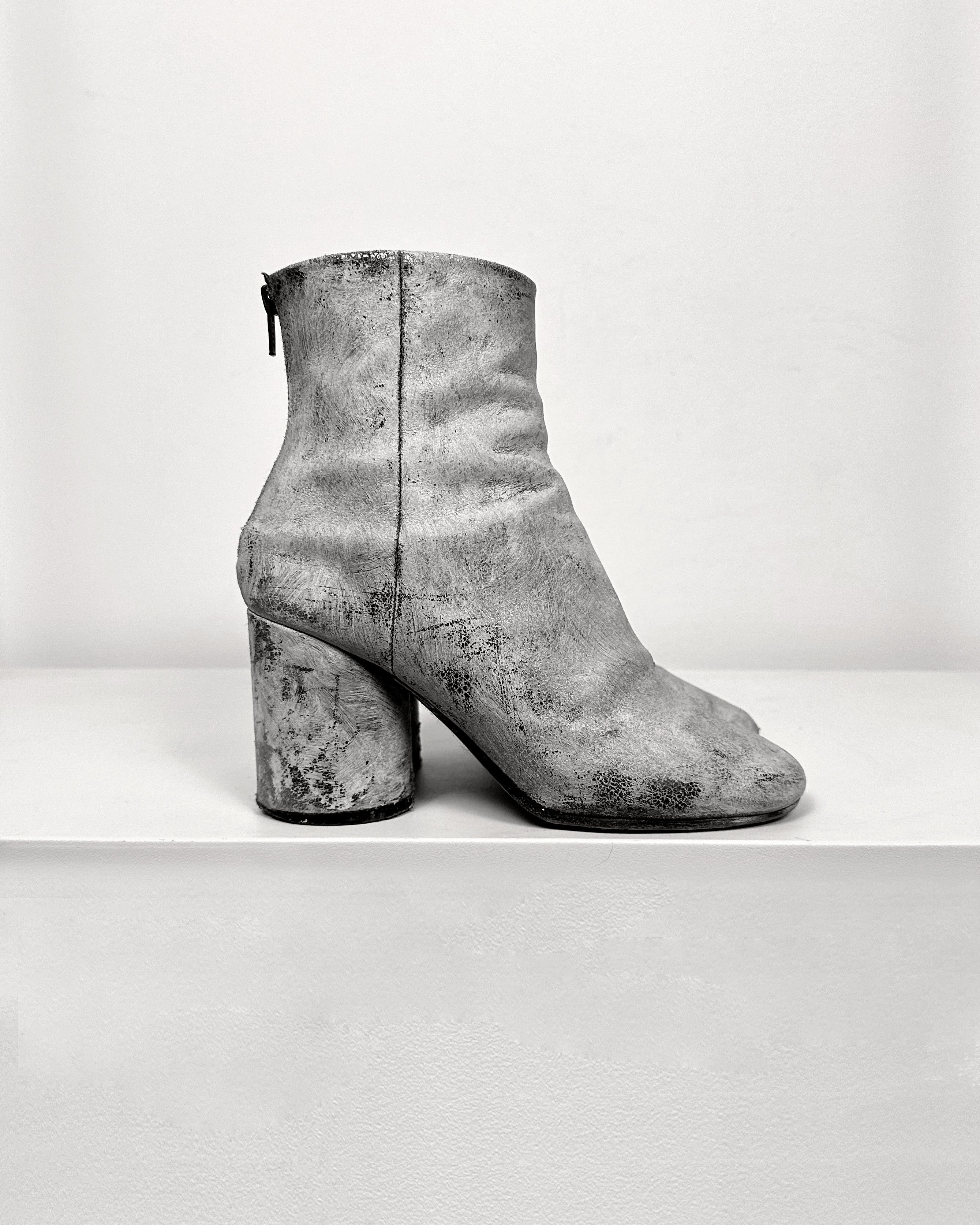 Maison Margiela Maison Margiela White Concrete Painted Boots Size US 5 / EU 37 - 3 Thumbnail