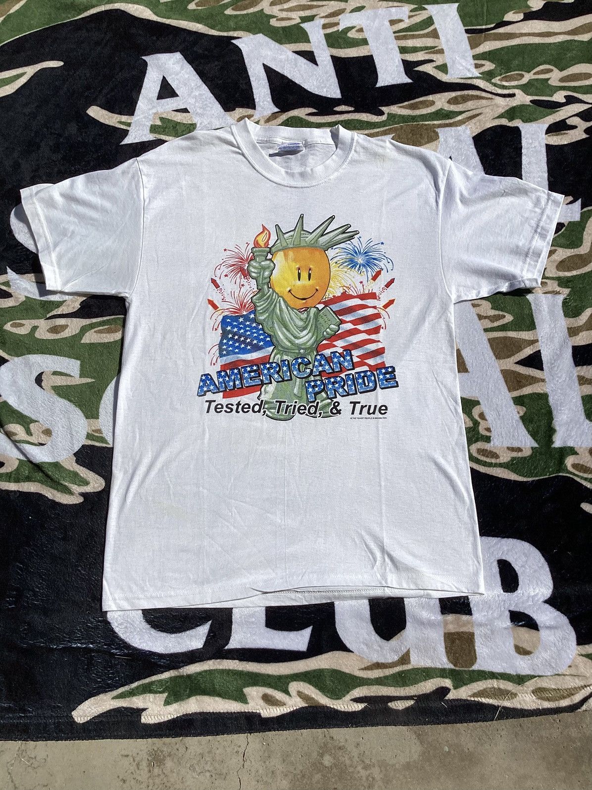 Walmart Vintage 1990s/Y2K, Walmart, American pride LHC store tshirt Size US L / EU 52-54 / 3 - 1 Thumbnail