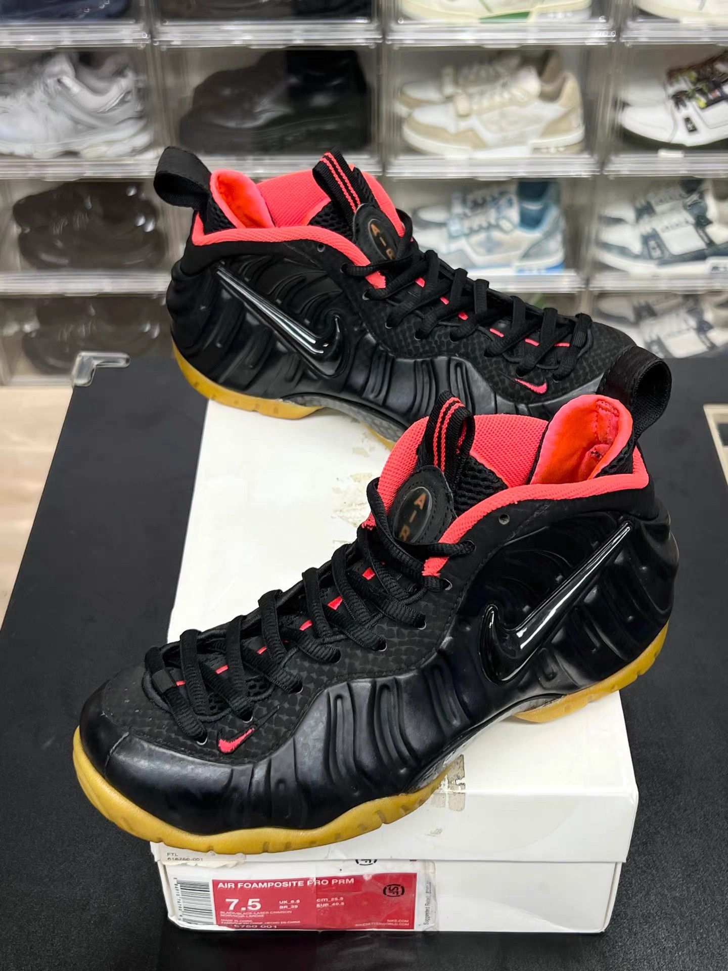 Nike Nike Foamposite Glow Dark Coconut Black K15 Size US 7.5 / EU 40-41 - 1 Thumbnail