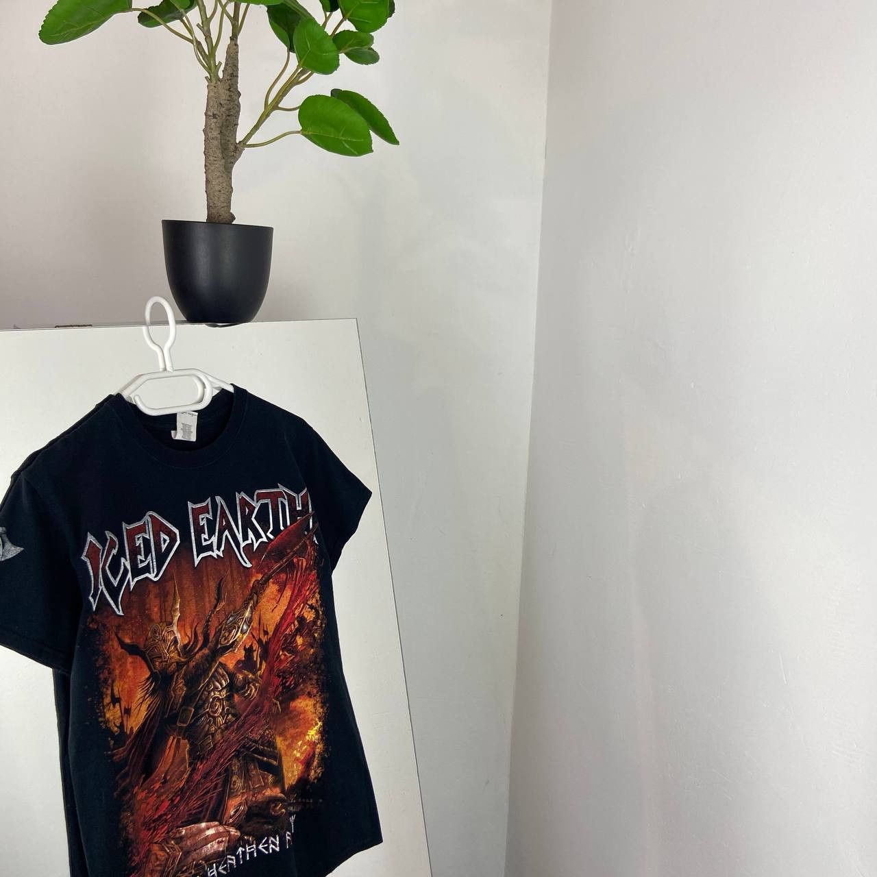 Iced Earth Burnt Offerings Vintage Metal Band T-Shirt