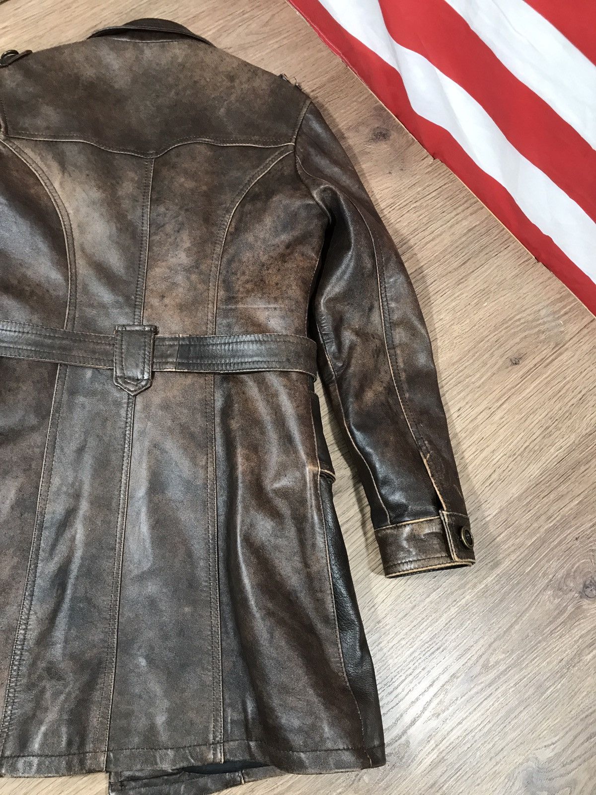 Vintage Vintage Distressed Leather Jacket Italy Size M / US 6-8 / IT 42-44 - 12 Thumbnail