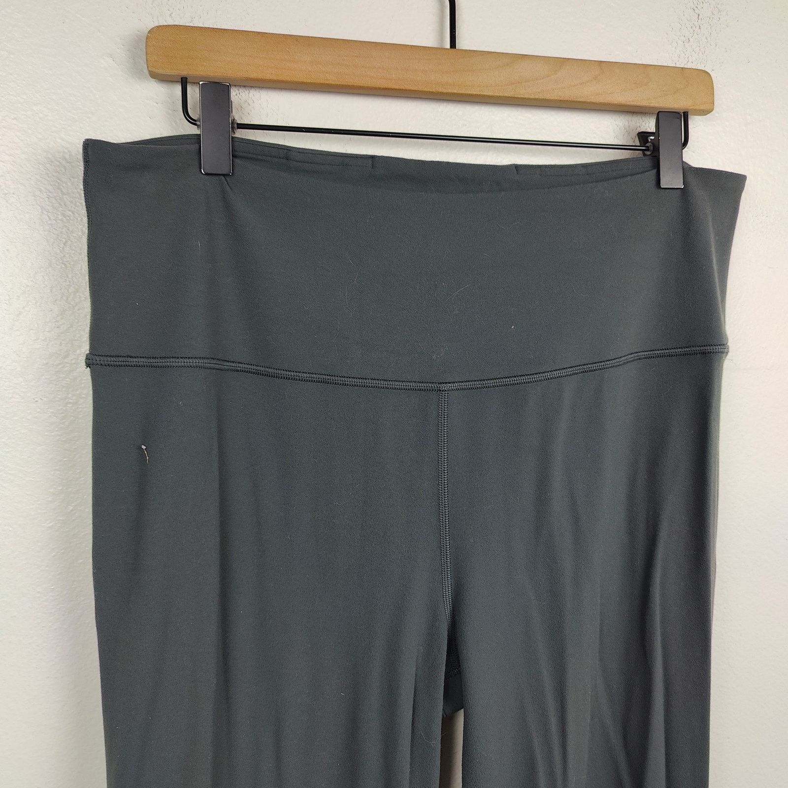 Lululemon Lululemon Groove Super-High-Rise Flared Pant Womens 14 Nulu Size 36" / US 14 / IT 50 - 2 Thumbnail