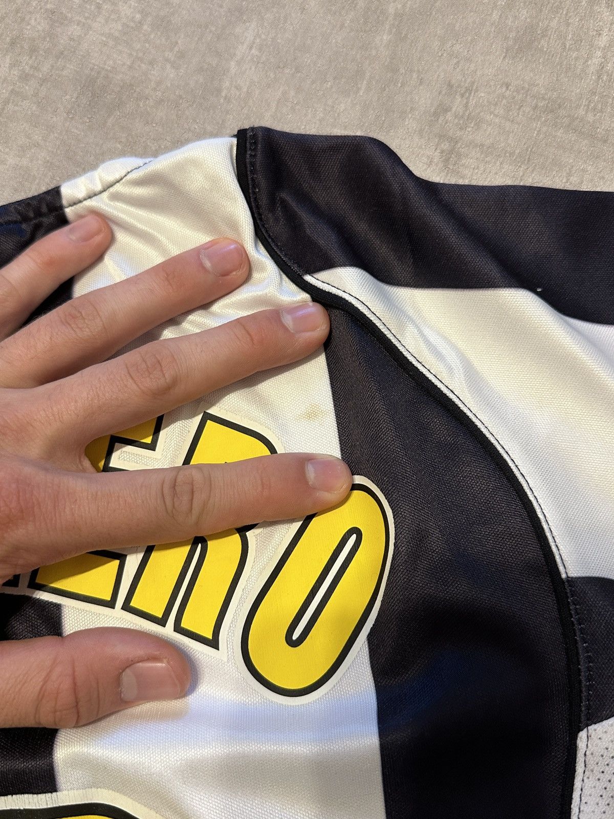 Vintage Juventus sky sport Away Shirt 90s retro jersey tee Size US M / EU 48-50 / 2 - 12 Thumbnail