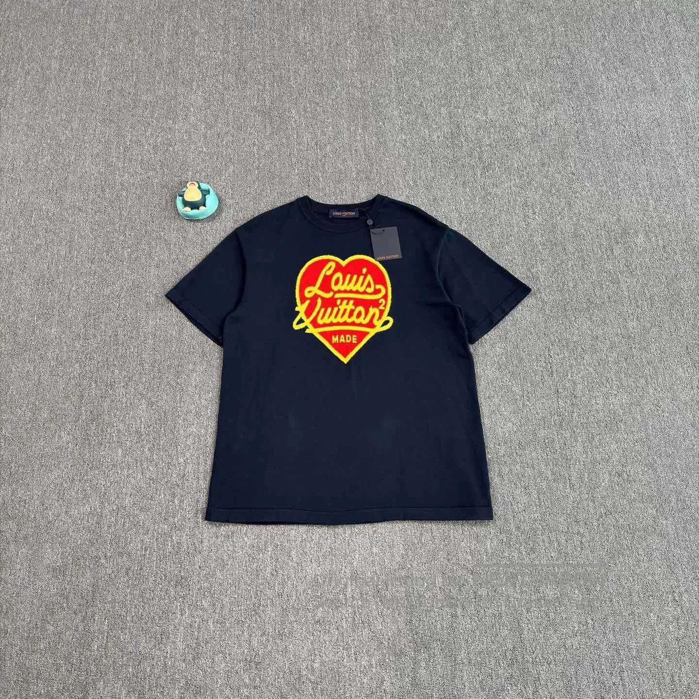 Louis Vuitton LV Nigo Heart Pattern Navy Knit Tee. Size US XL / EU 56 / 4 - 1 Thumbnail