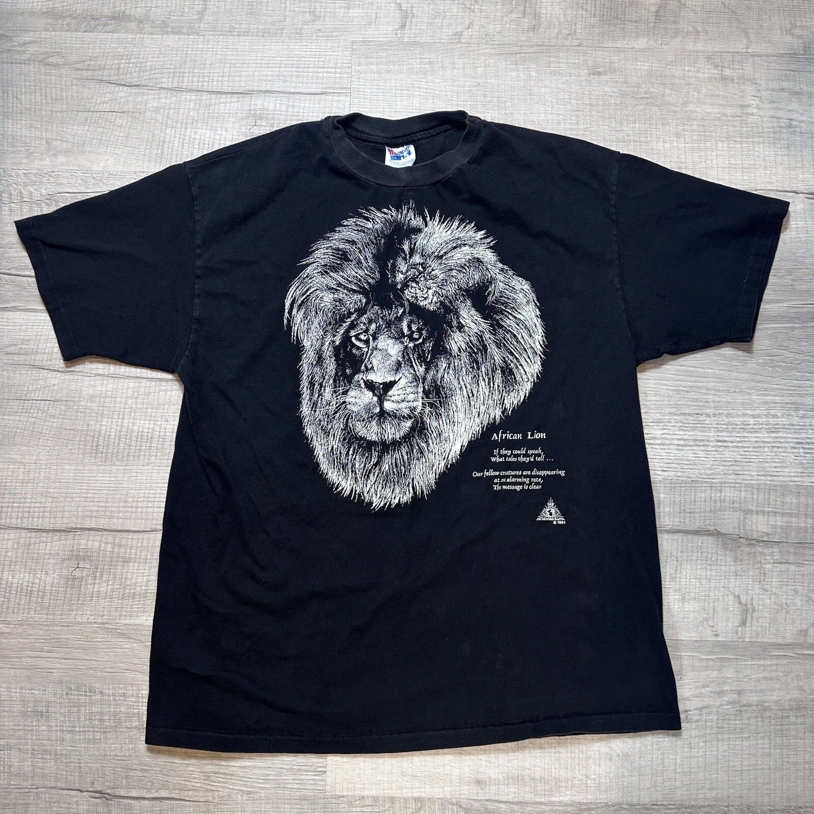 Hanes Vintage 90s Me On Mother Earth Black Lion XL T-Shirt USA Size US XL / EU 56 / 4 - 1 Thumbnail