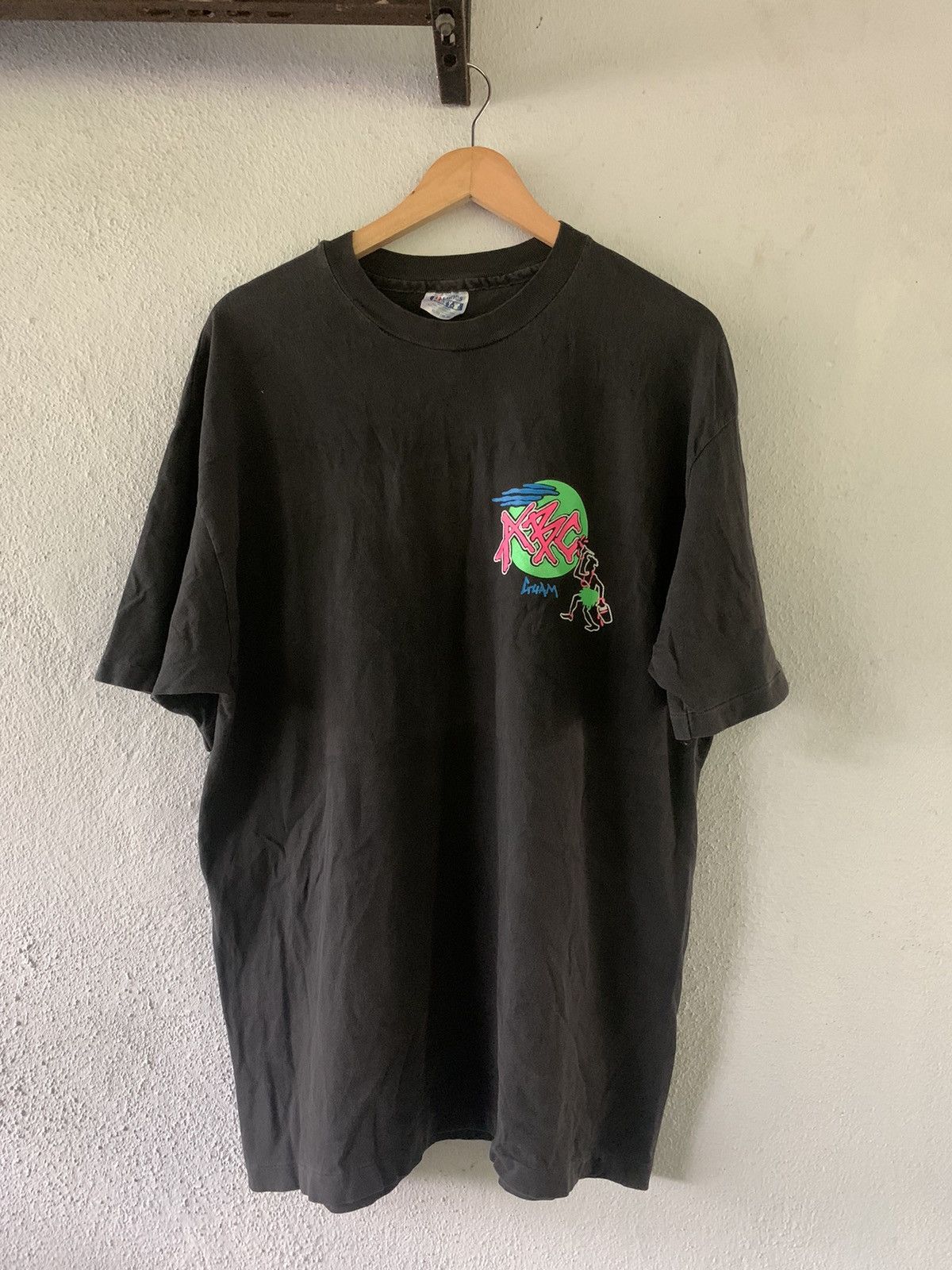 Vintage Vintage Alupang Beach Club Tee Size US XL / EU 56 / 4 - 1 Thumbnail
